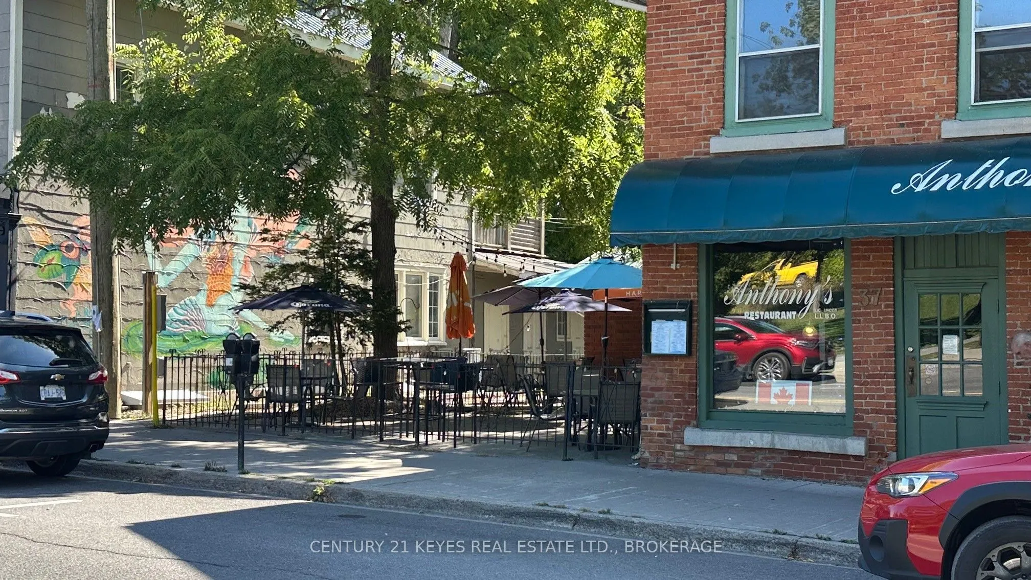 37 King Street E