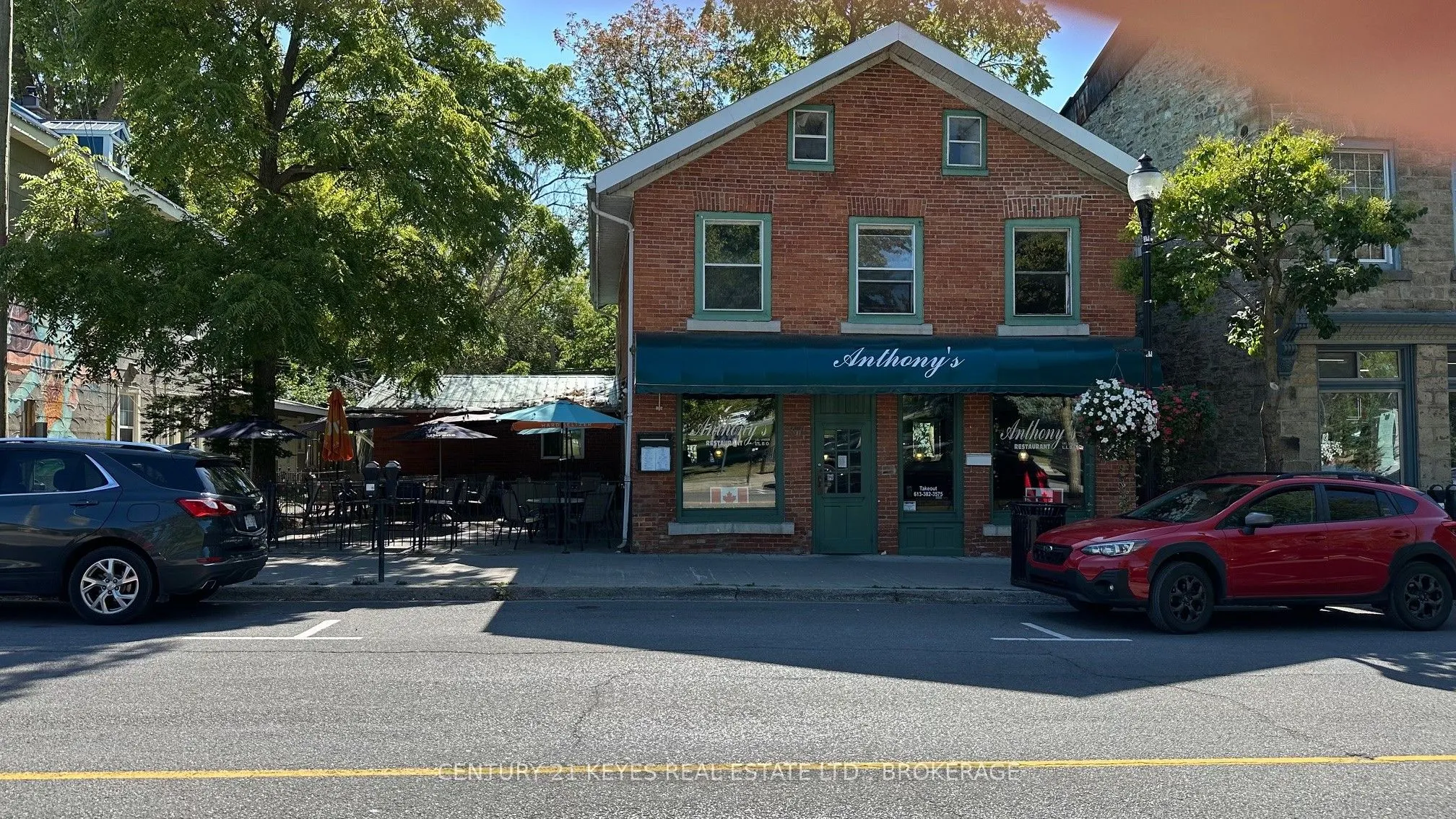 37 King Street E
