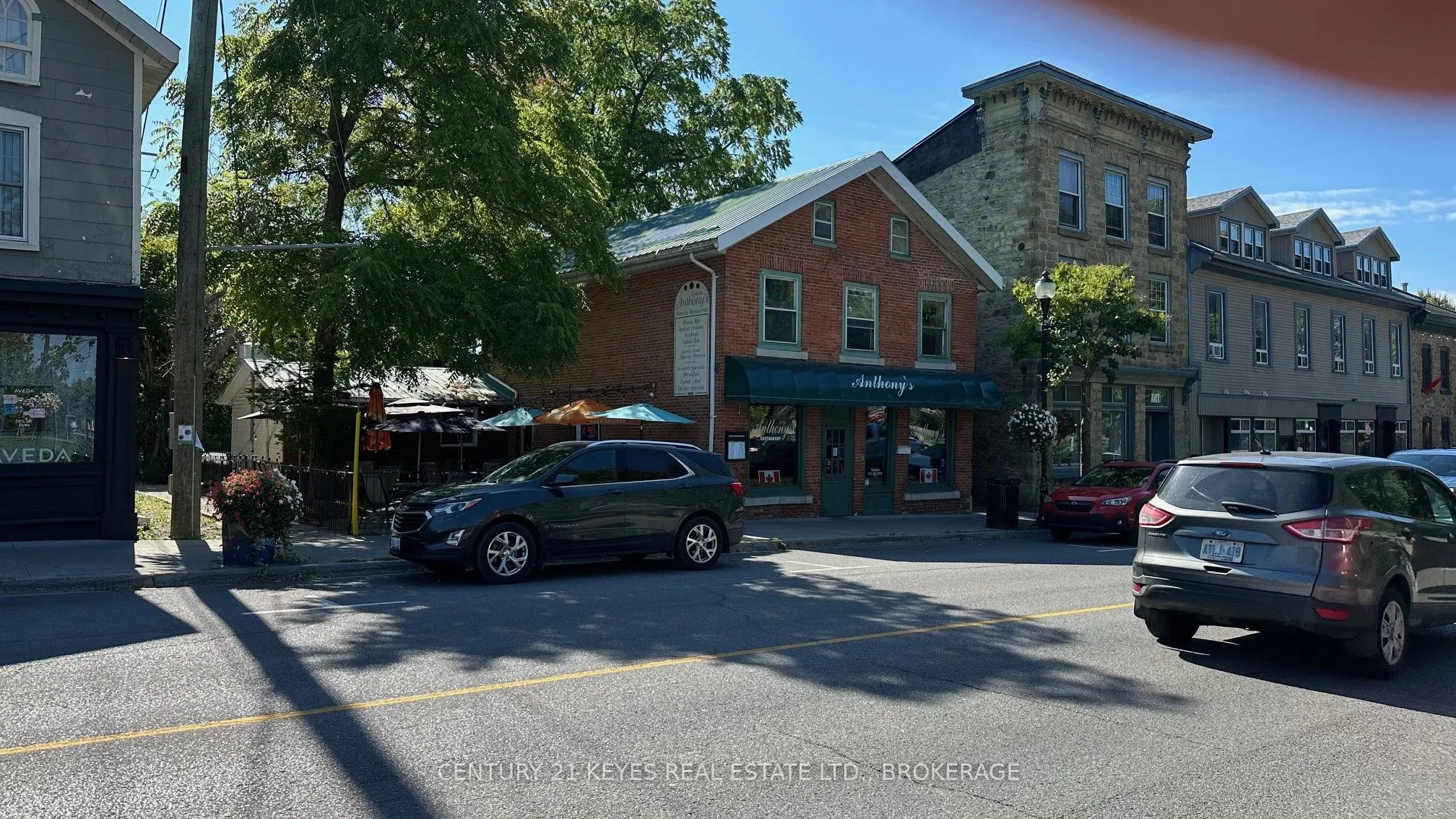 37 King Street E