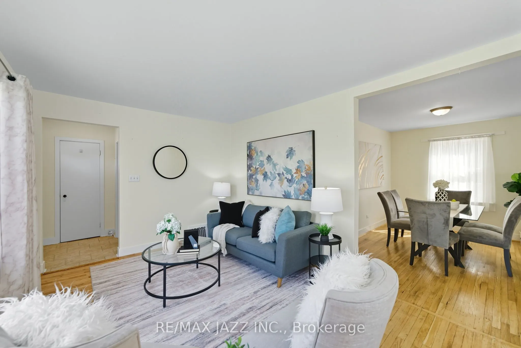 45 Kent Street E