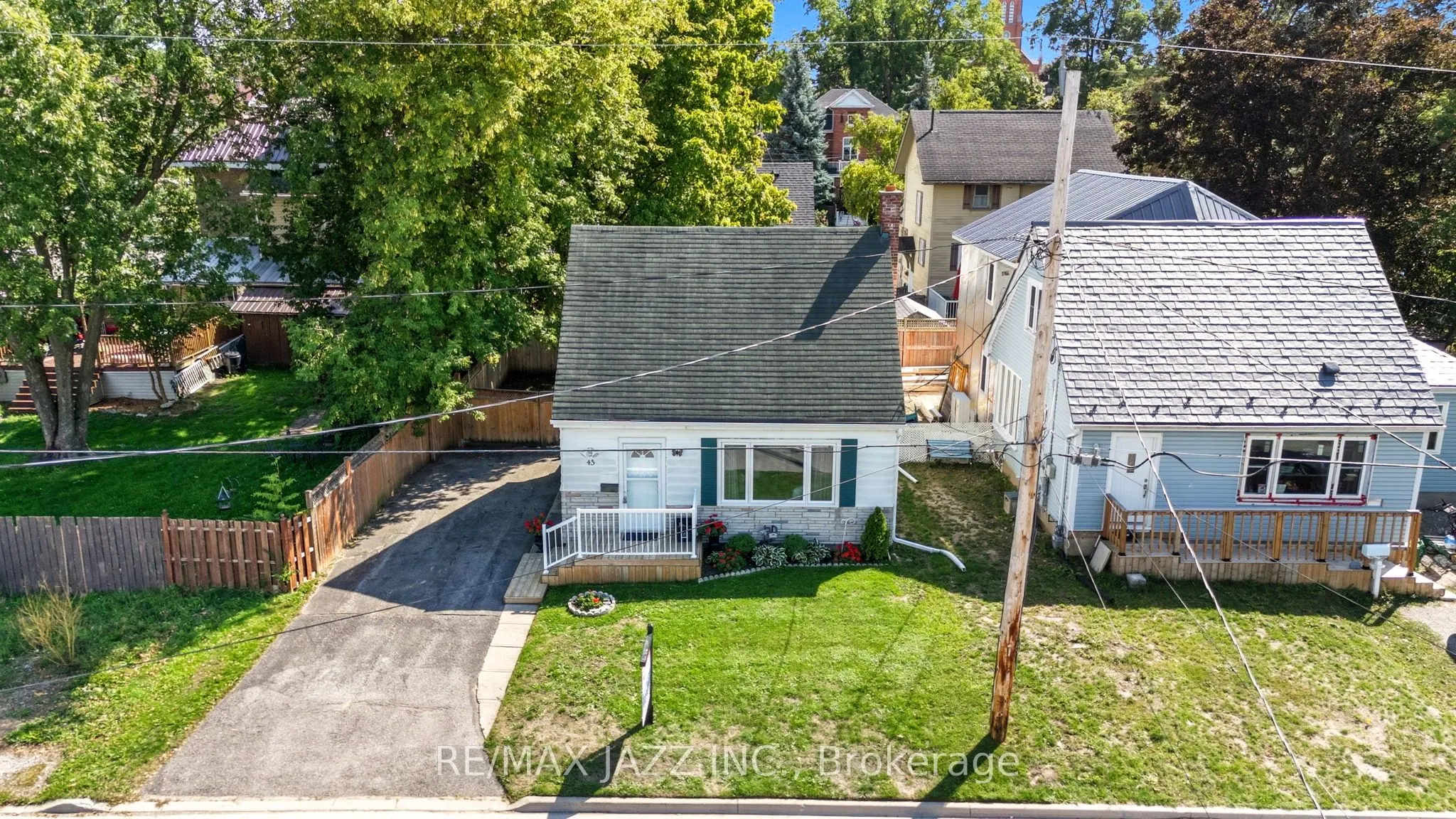 45 Kent Street E