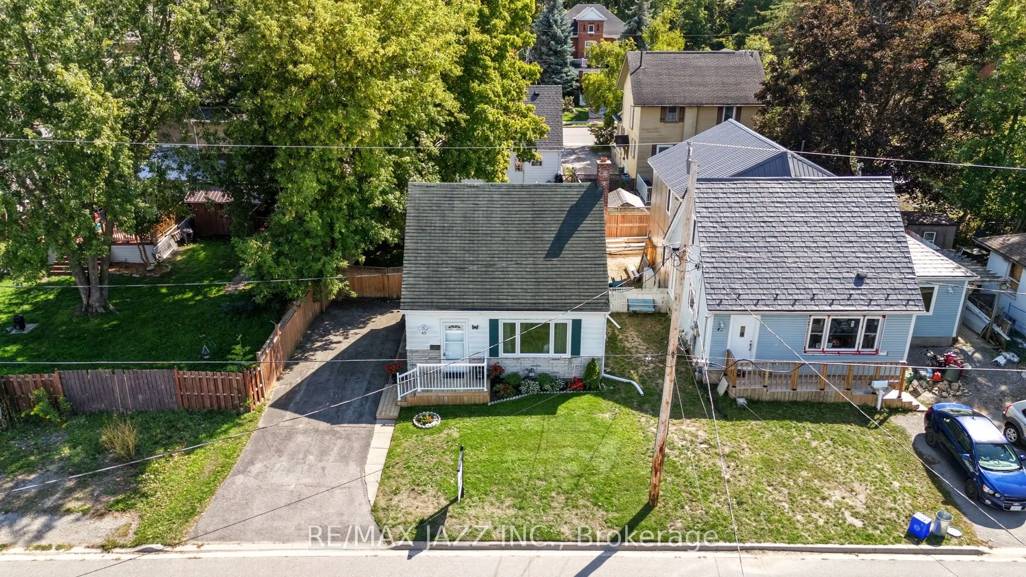 45 Kent Street E