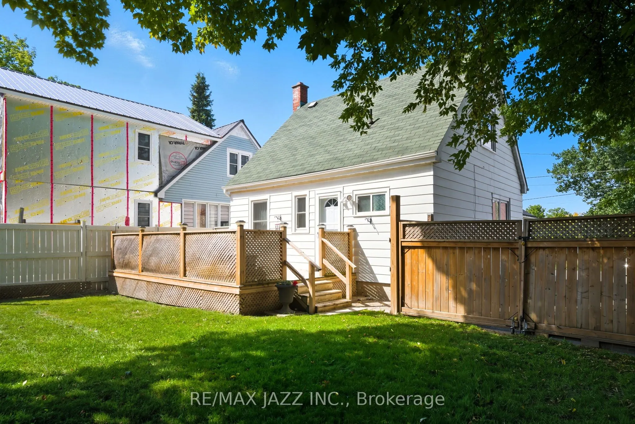 45 Kent Street E