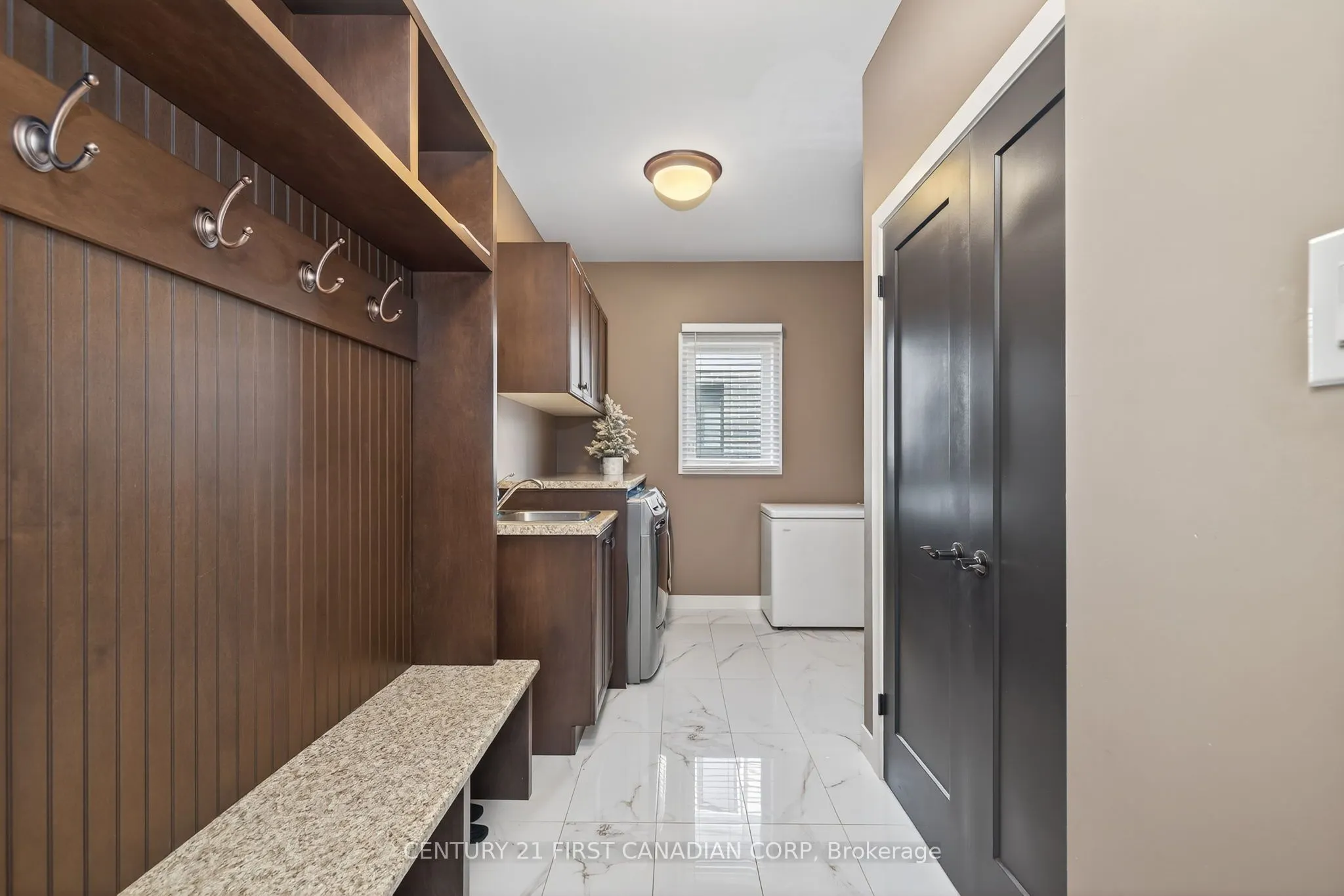 703 Zaifman Circle