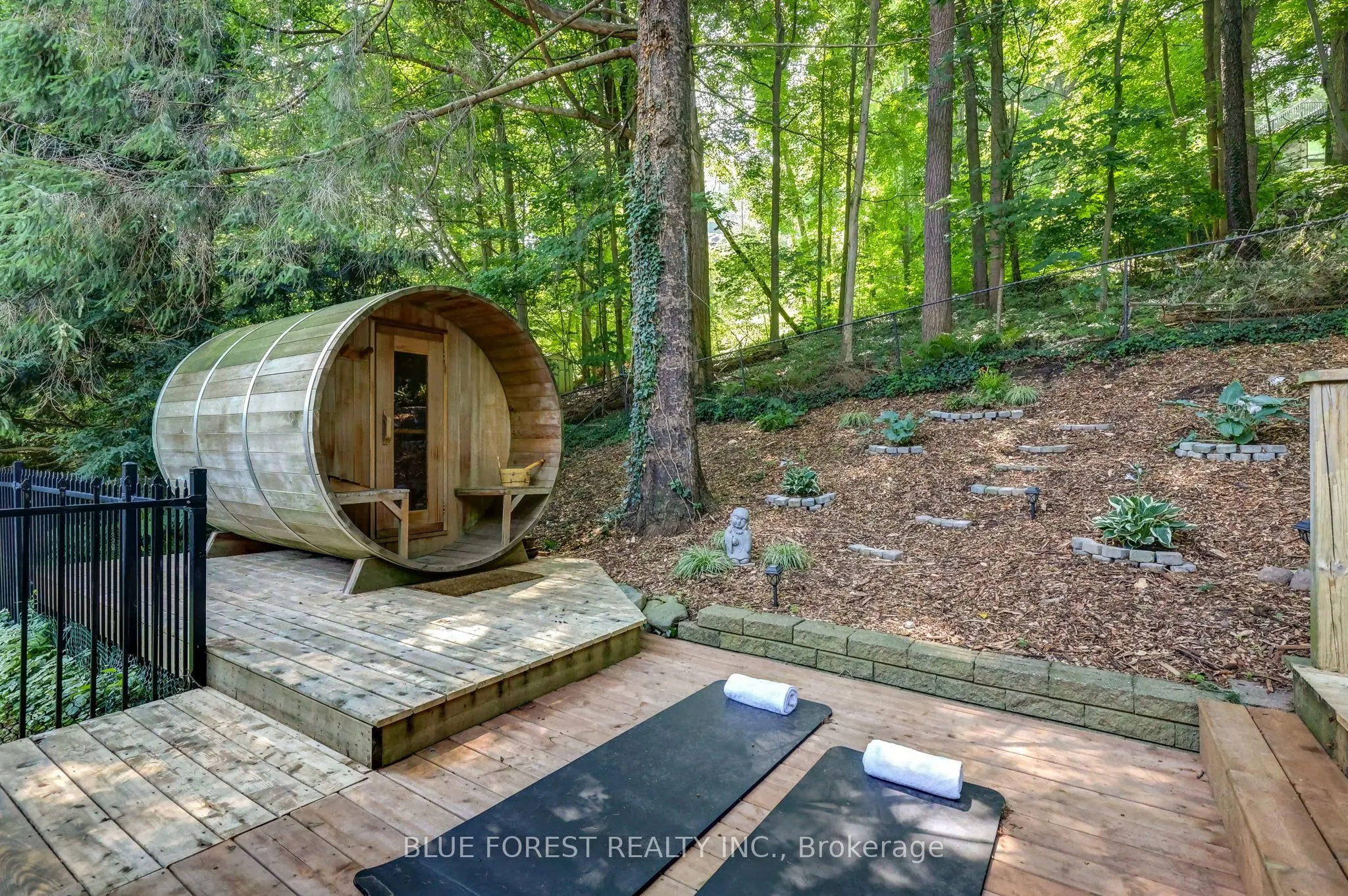 800 SPRINGBANK Drive