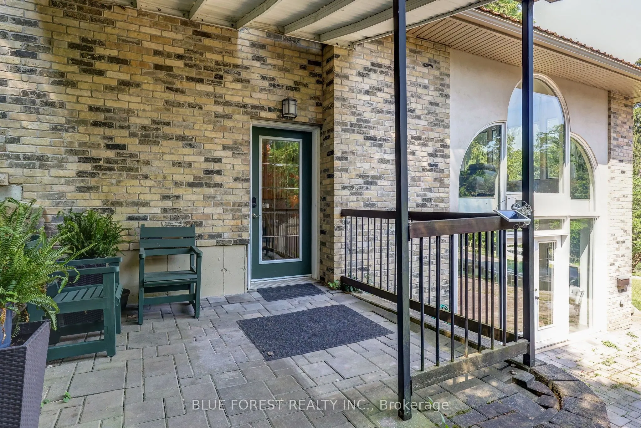 800 SPRINGBANK Drive