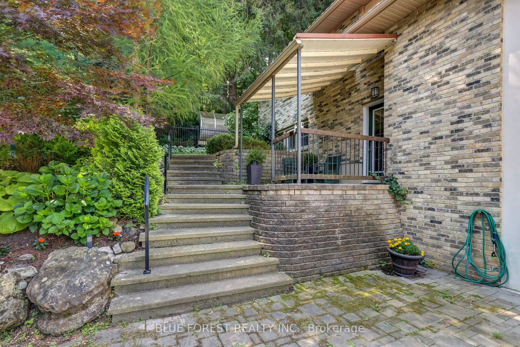 800 SPRINGBANK Drive