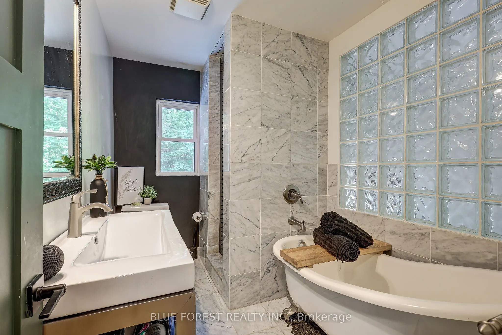 800 SPRINGBANK Drive
