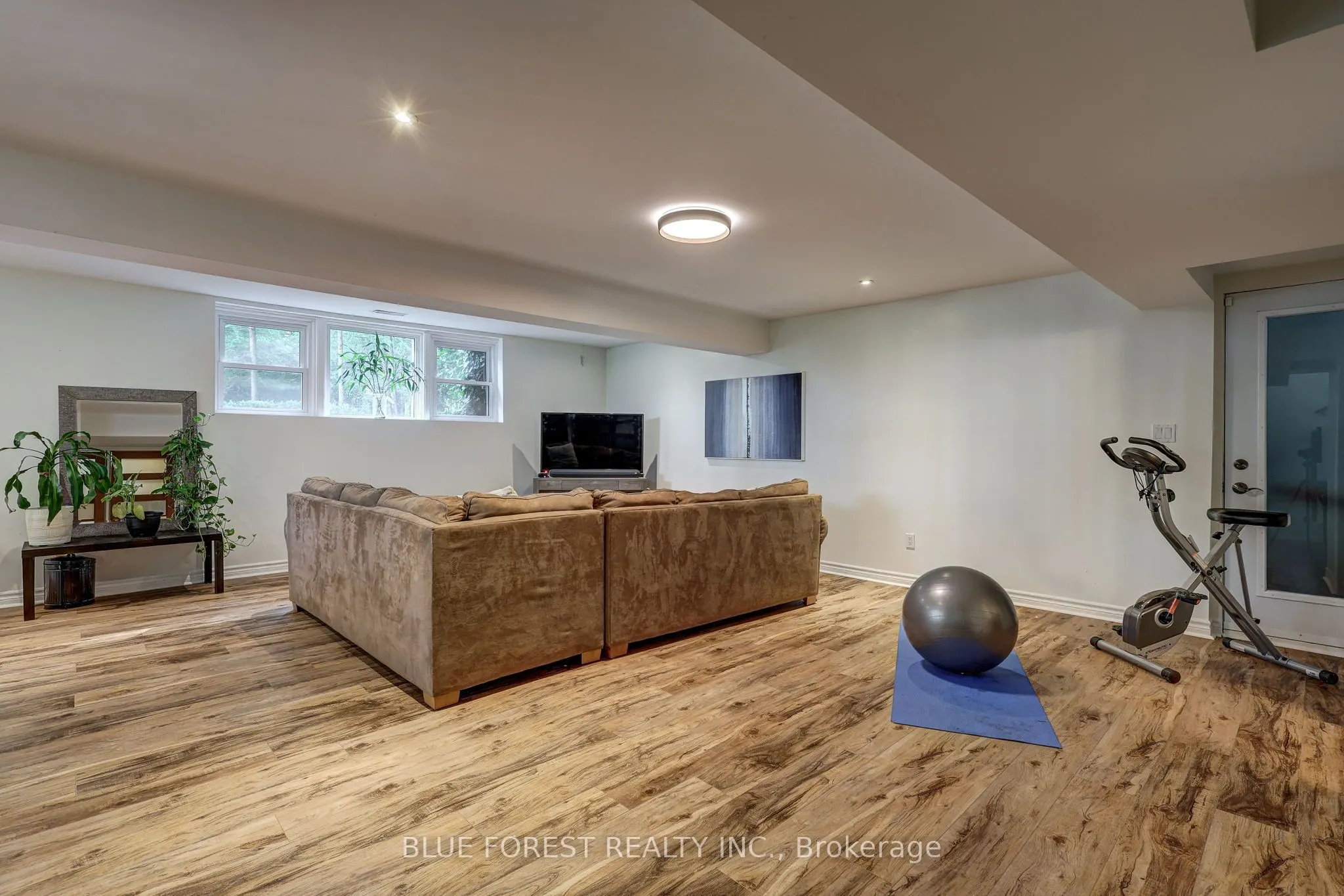 800 SPRINGBANK Drive