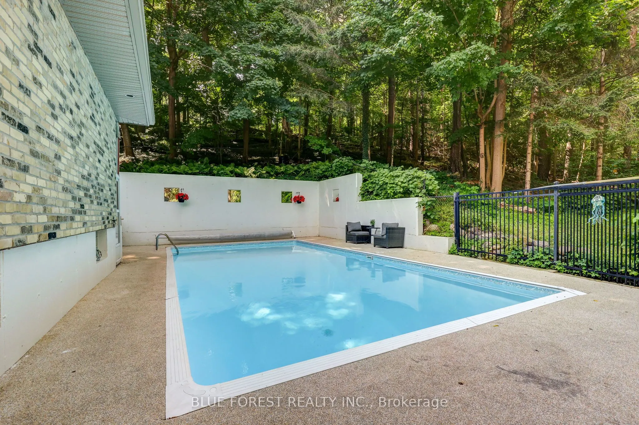 800 SPRINGBANK Drive