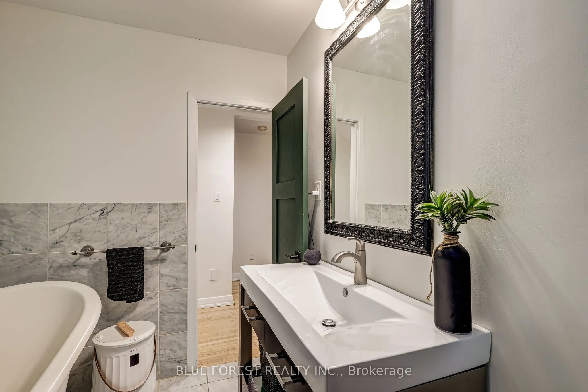 800 SPRINGBANK Drive