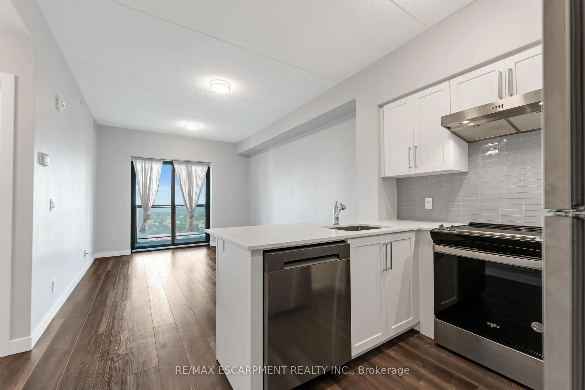 15 Queen Street S, #1210