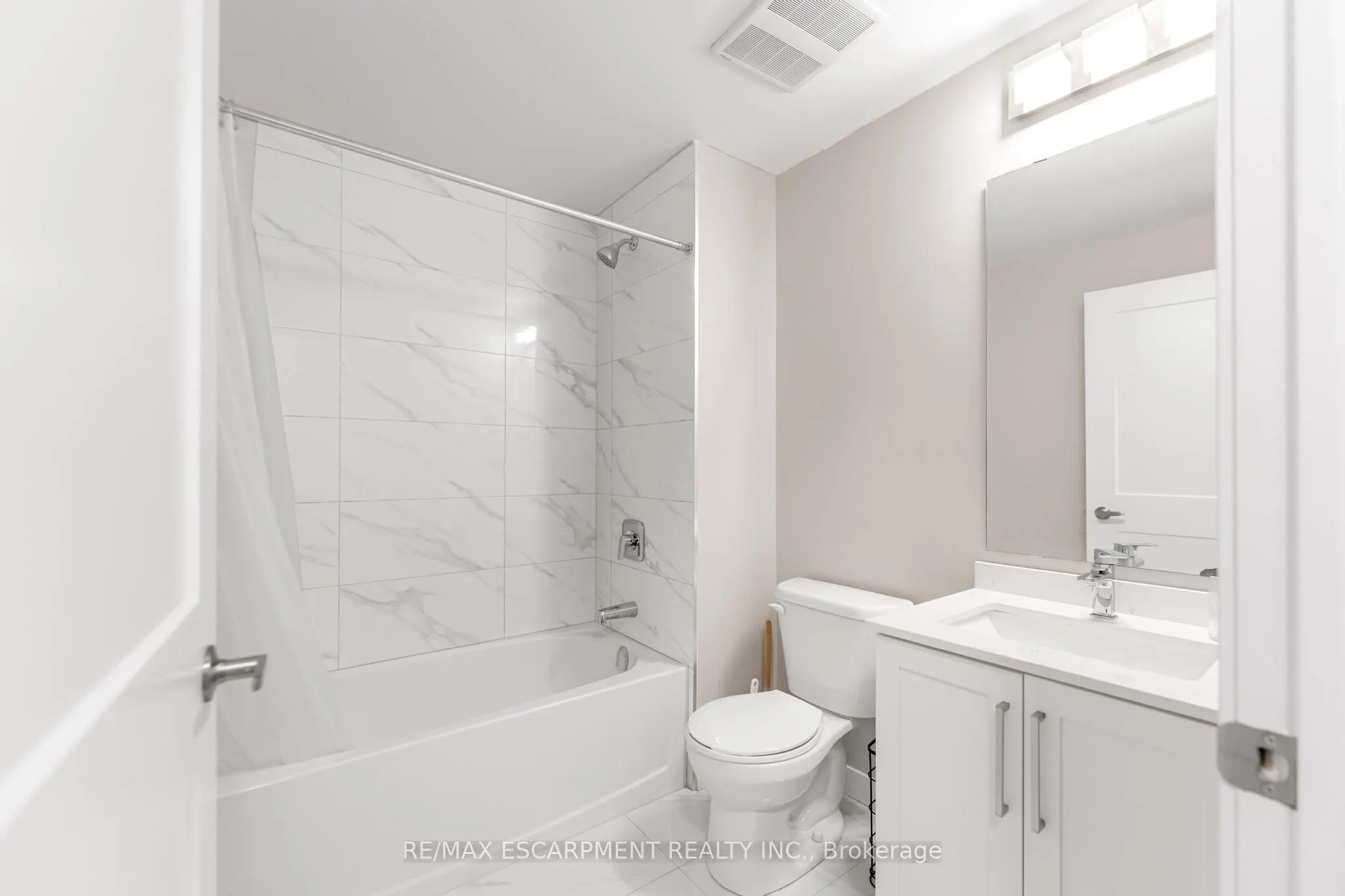 15 Queen Street S, #1210