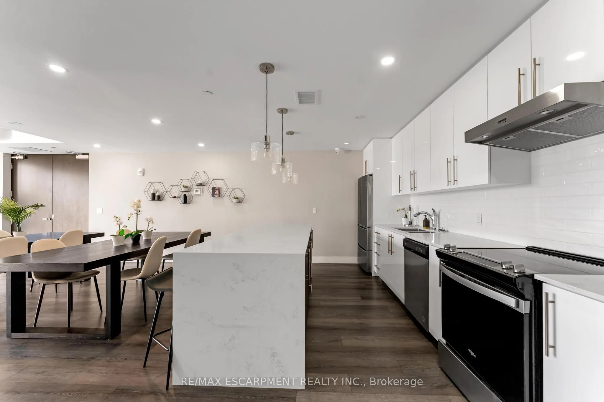15 Queen Street S, #1210