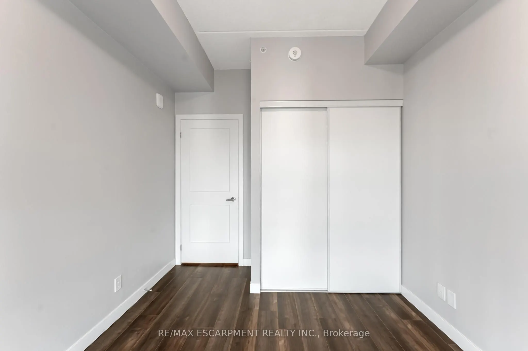 15 Queen Street S, #1210