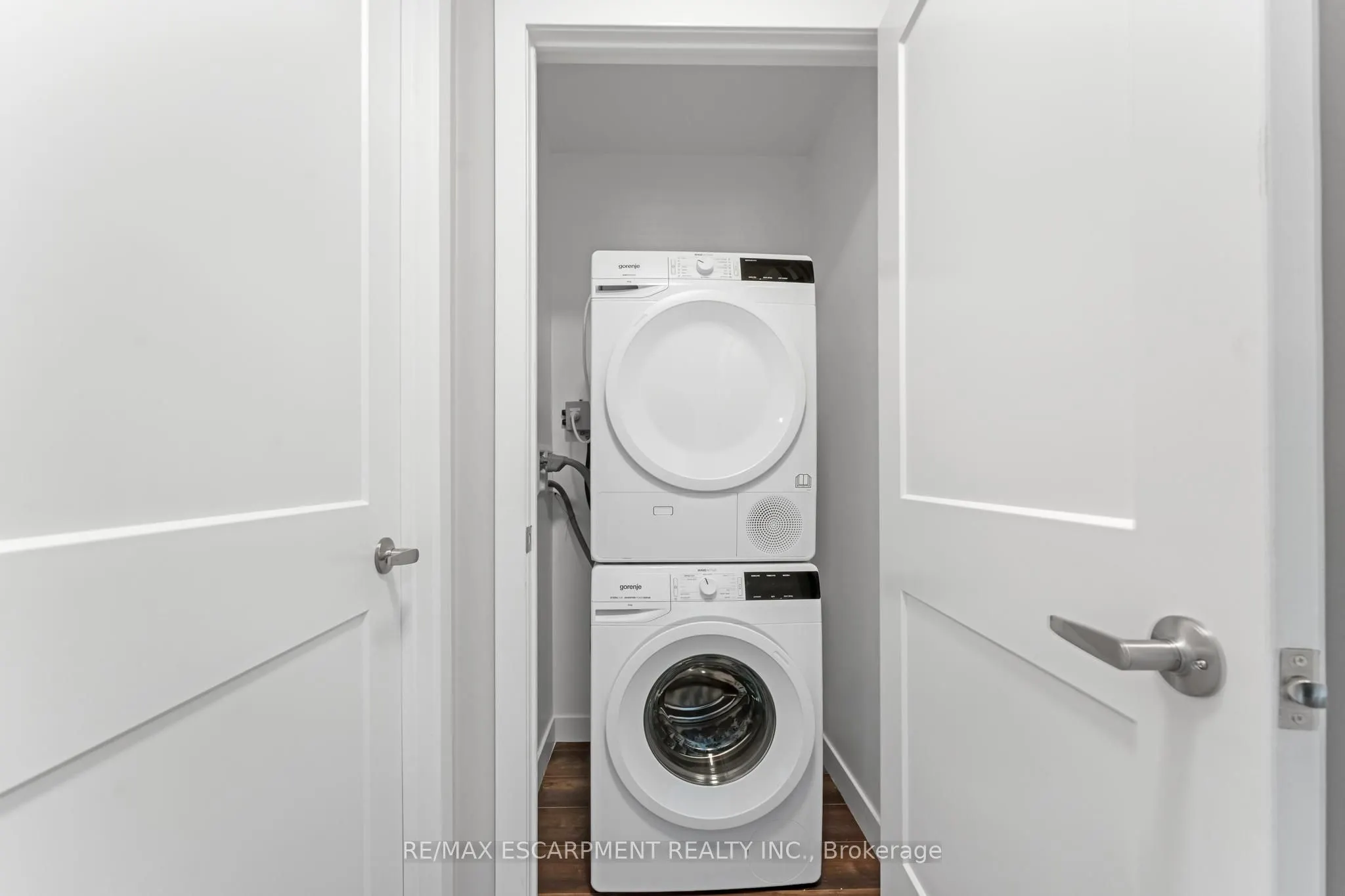 15 Queen Street S, #1210