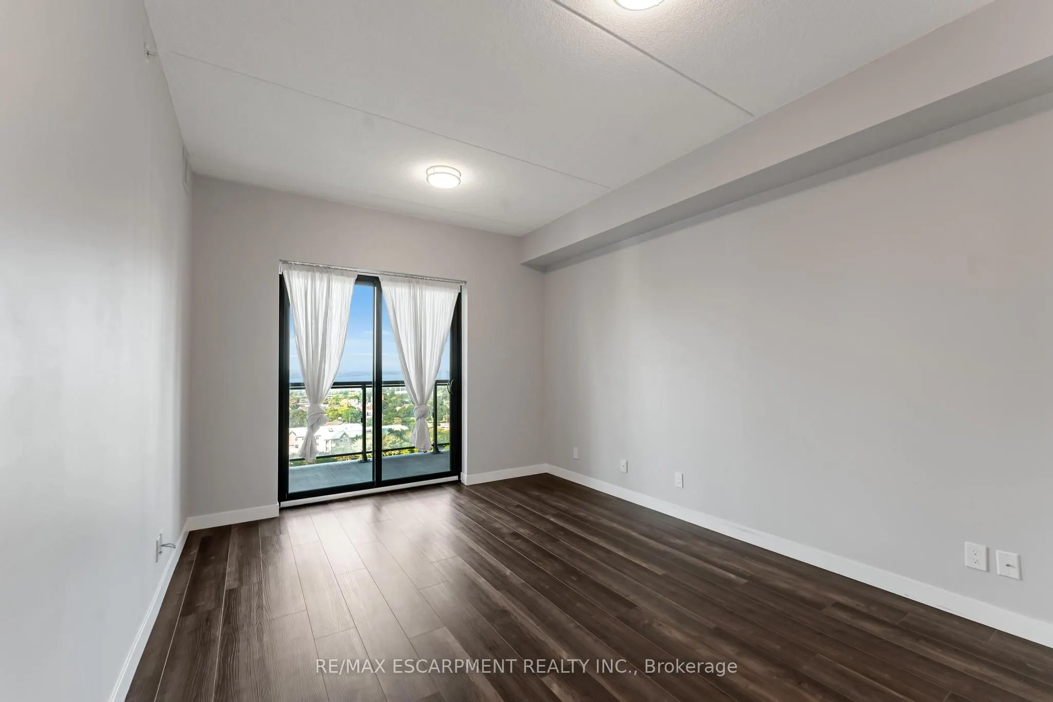 15 Queen Street S, #1210