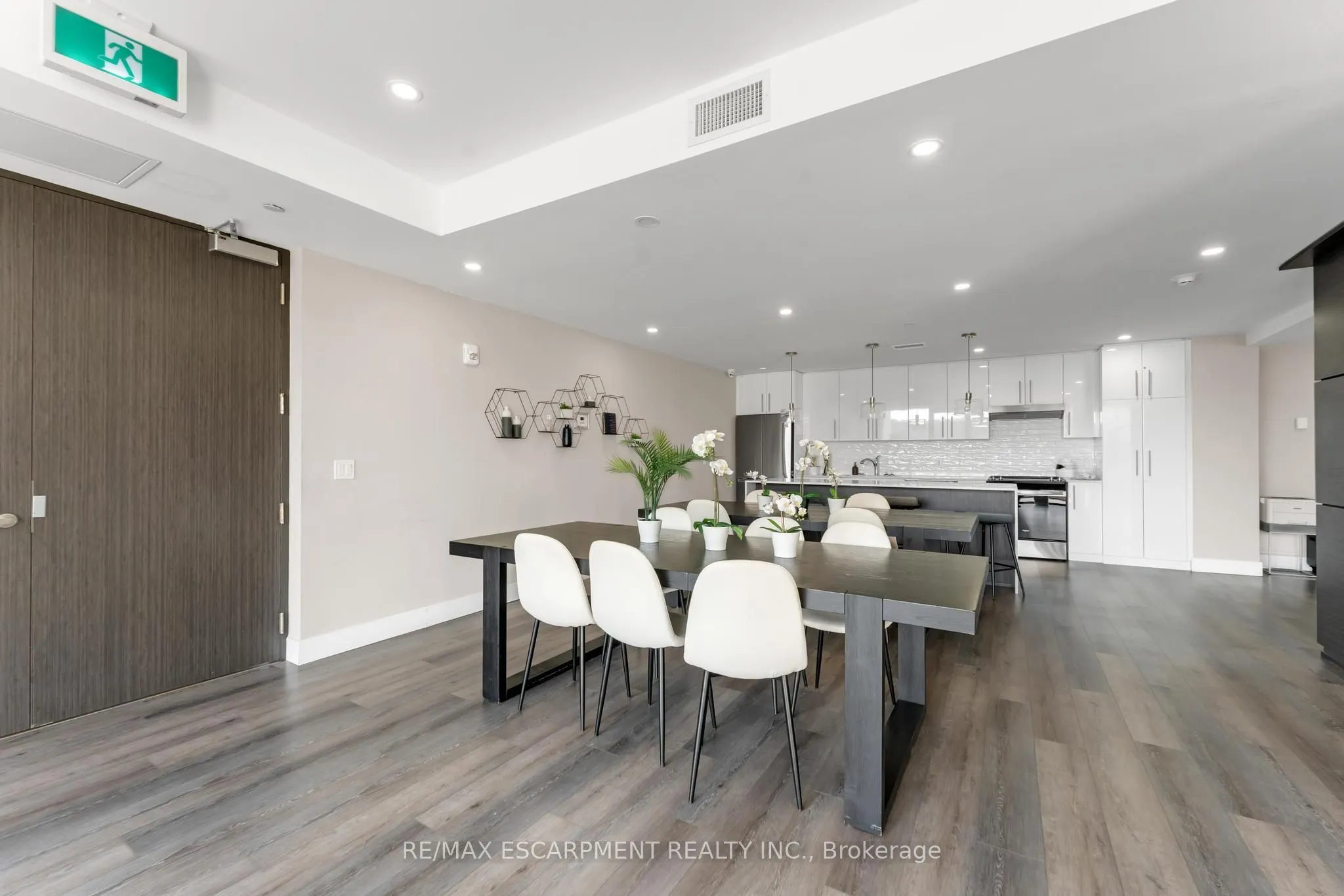 15 Queen Street S, #1210