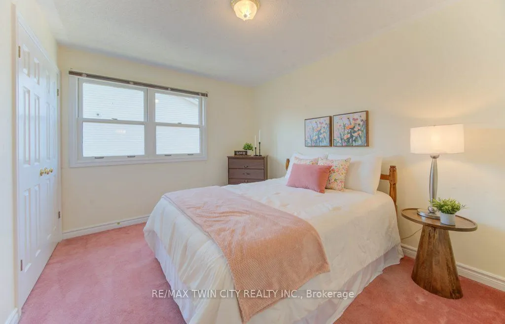53 Lynnvalley Crescent