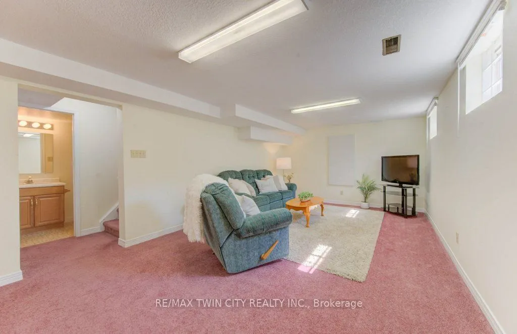 53 Lynnvalley Crescent