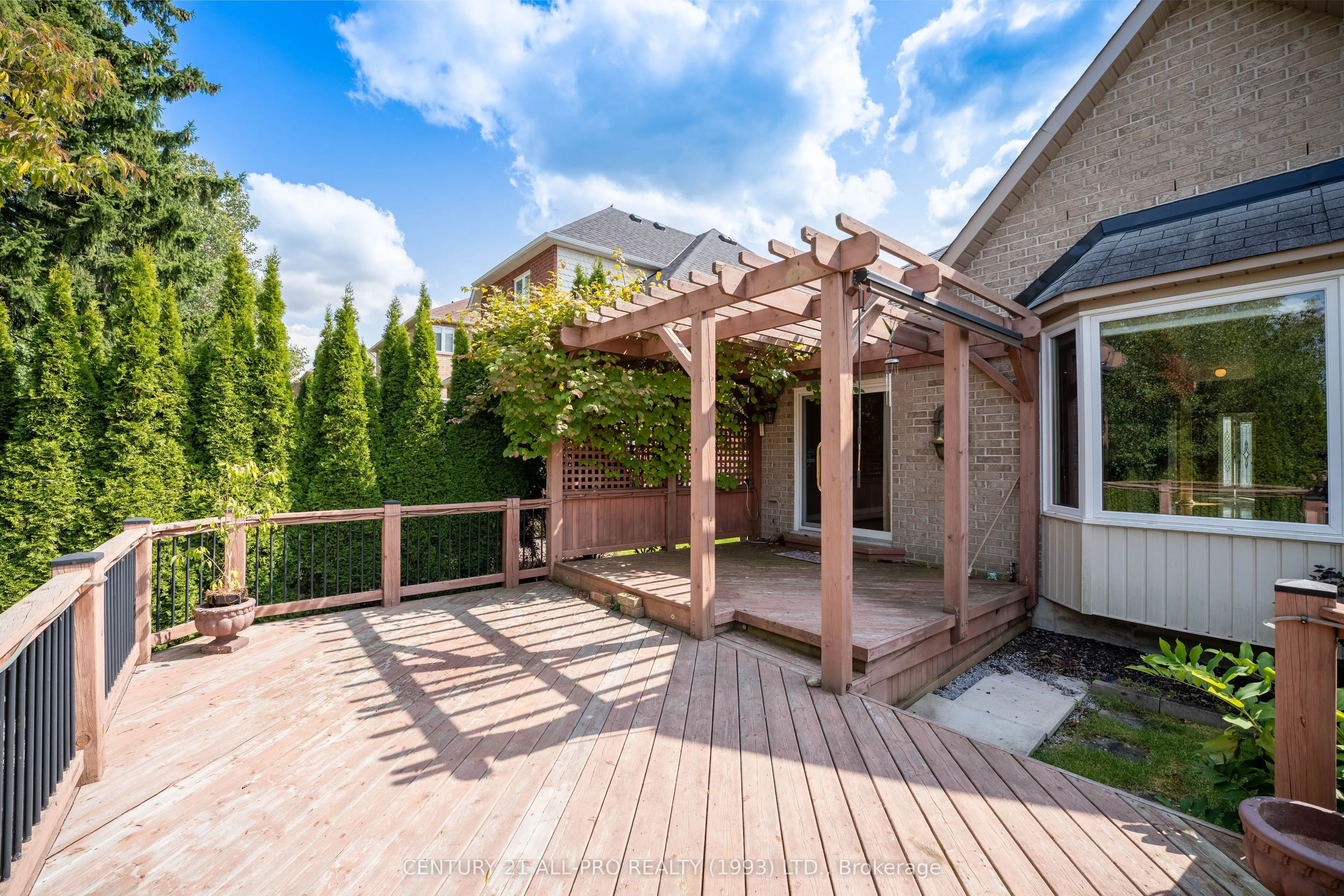 10 Ellis Crescent