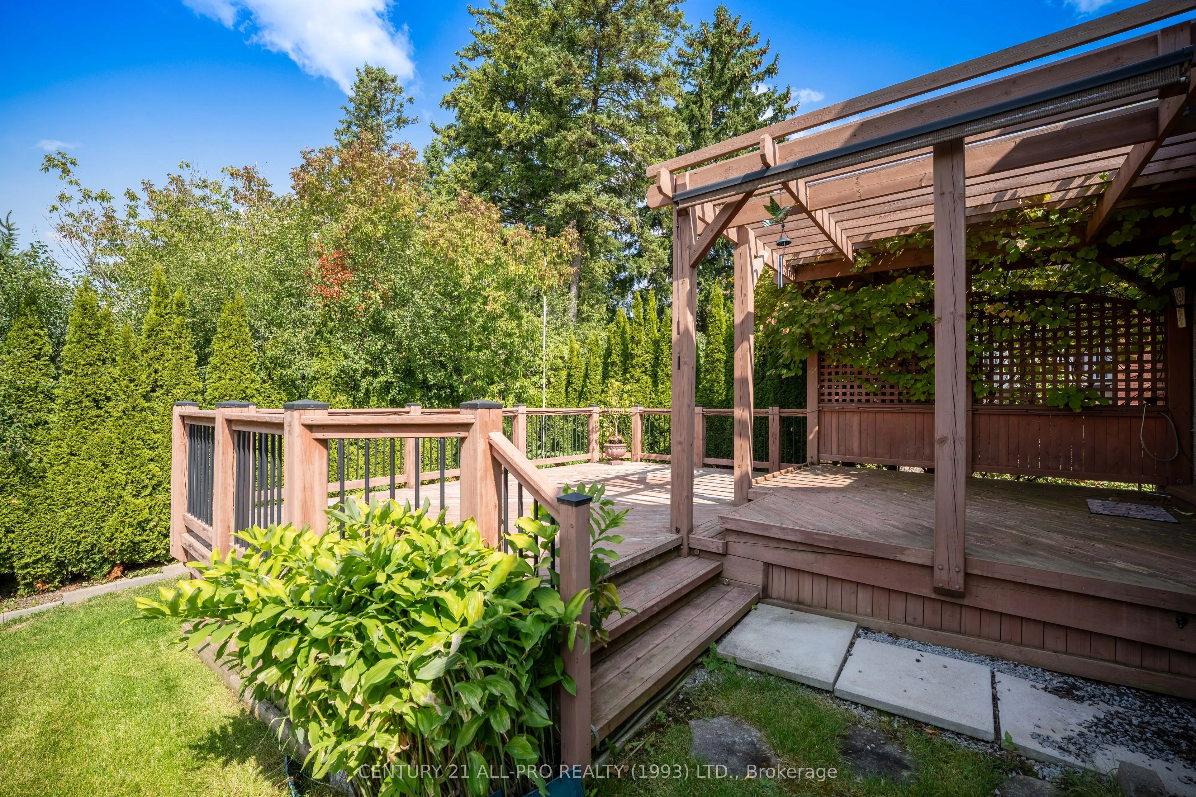10 Ellis Crescent