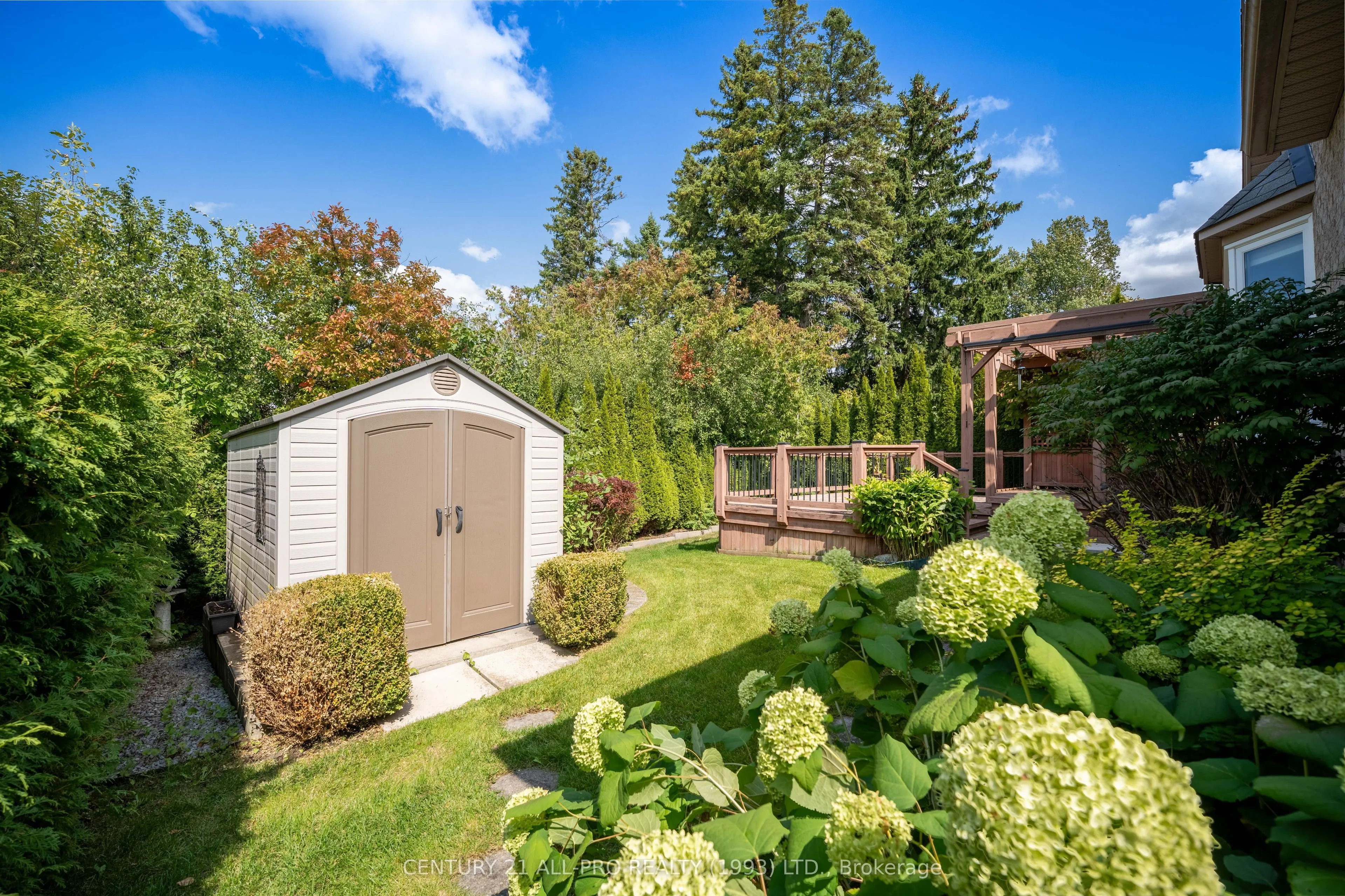 10 Ellis Crescent