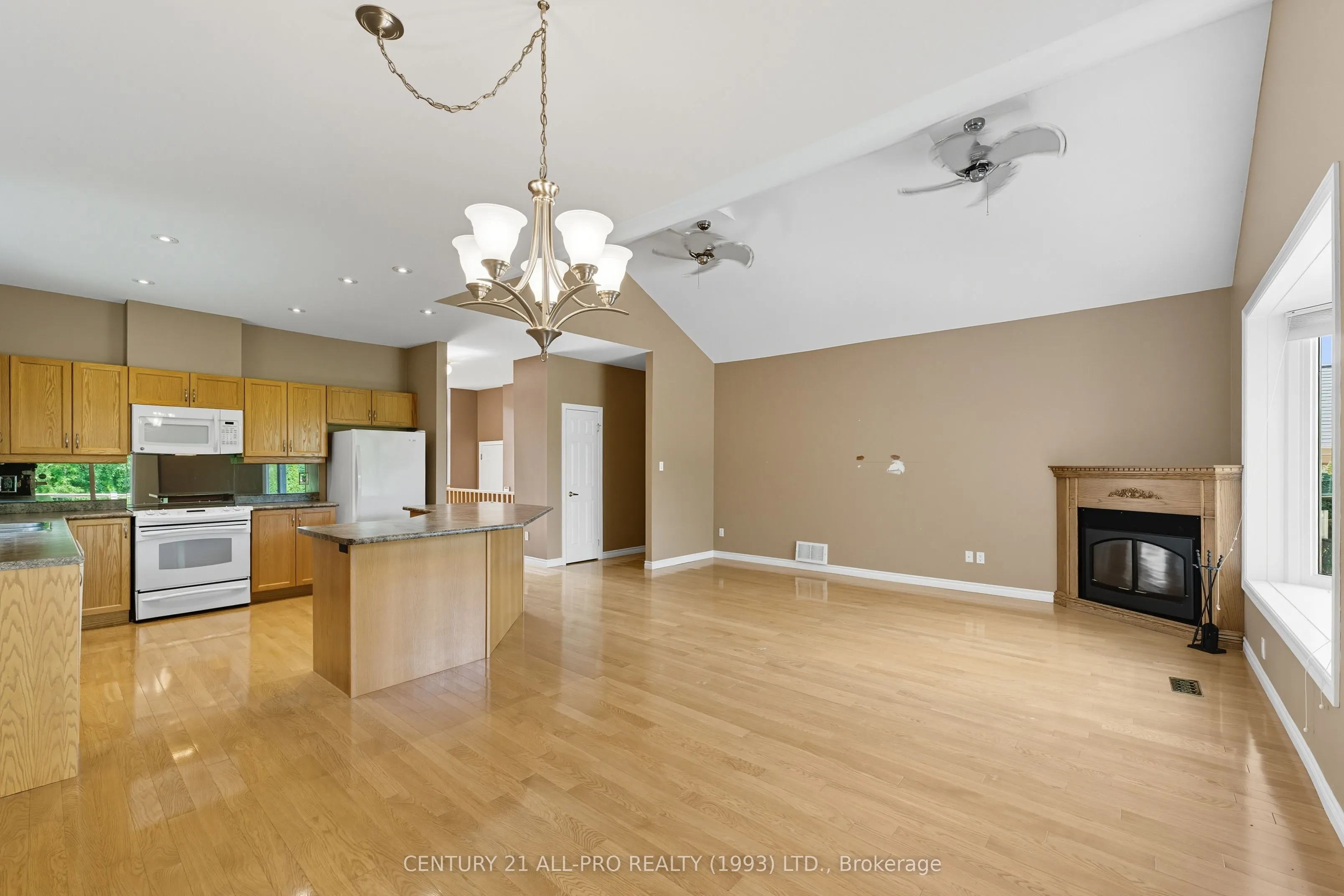 10 Ellis Crescent