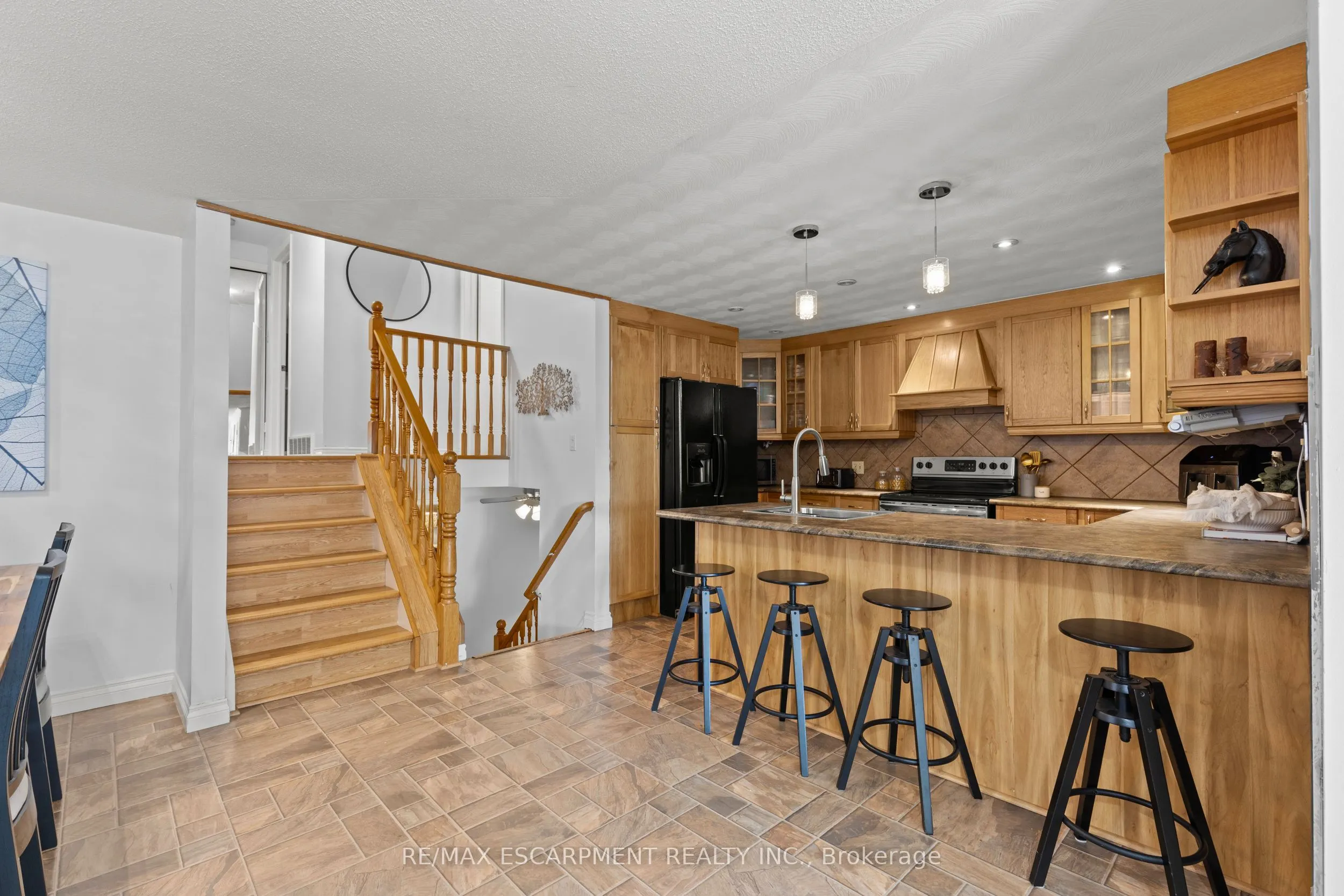 15 Oak Avenue, #A