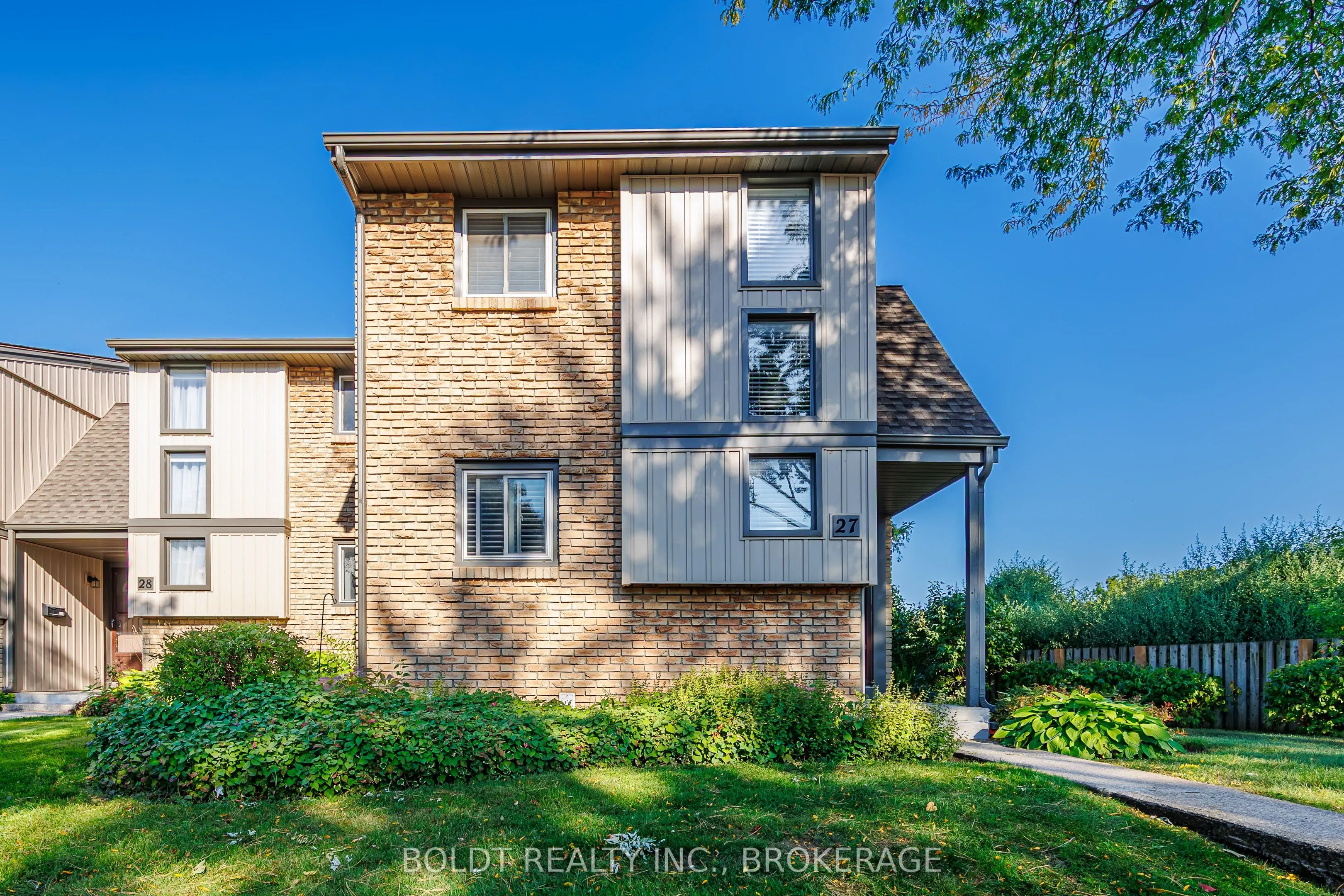 302 Vine Street, #27