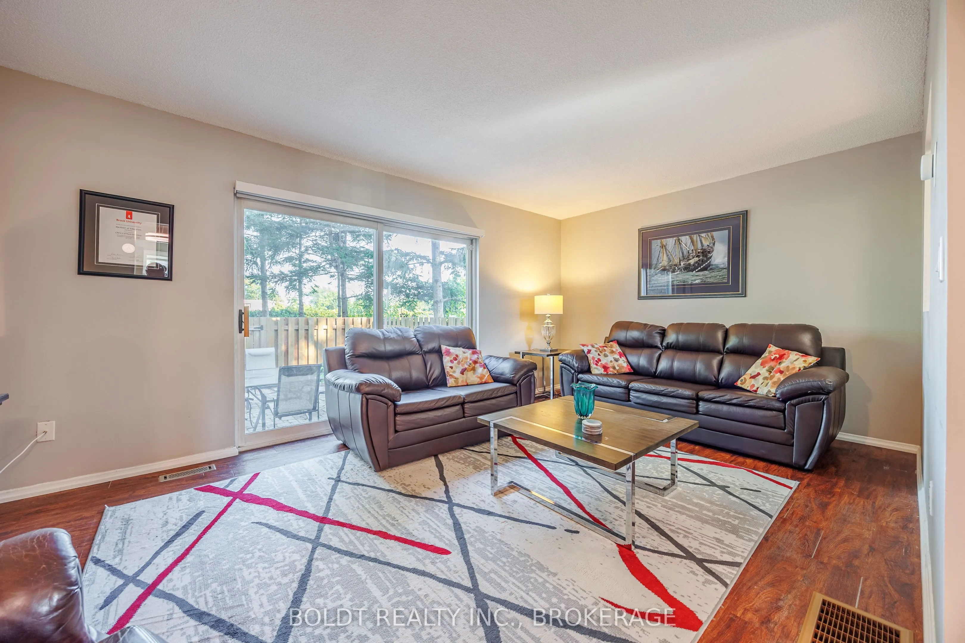 302 Vine Street, #27