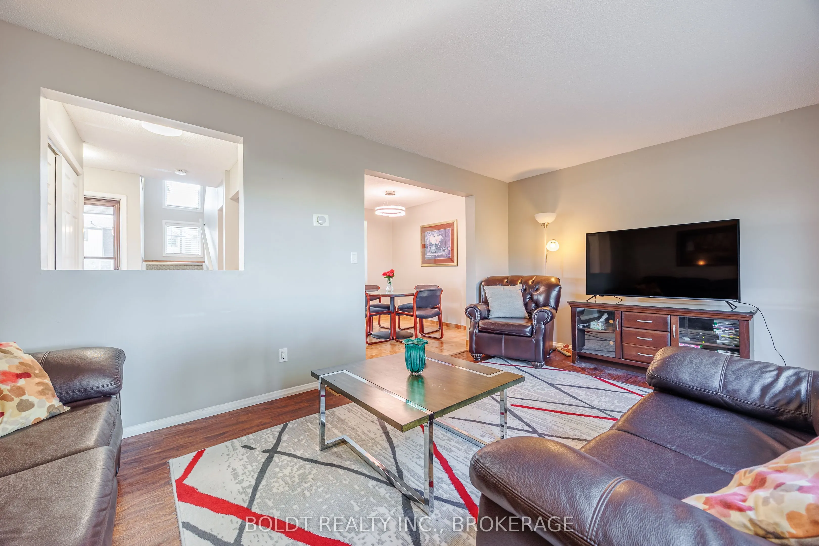 302 Vine Street, #27