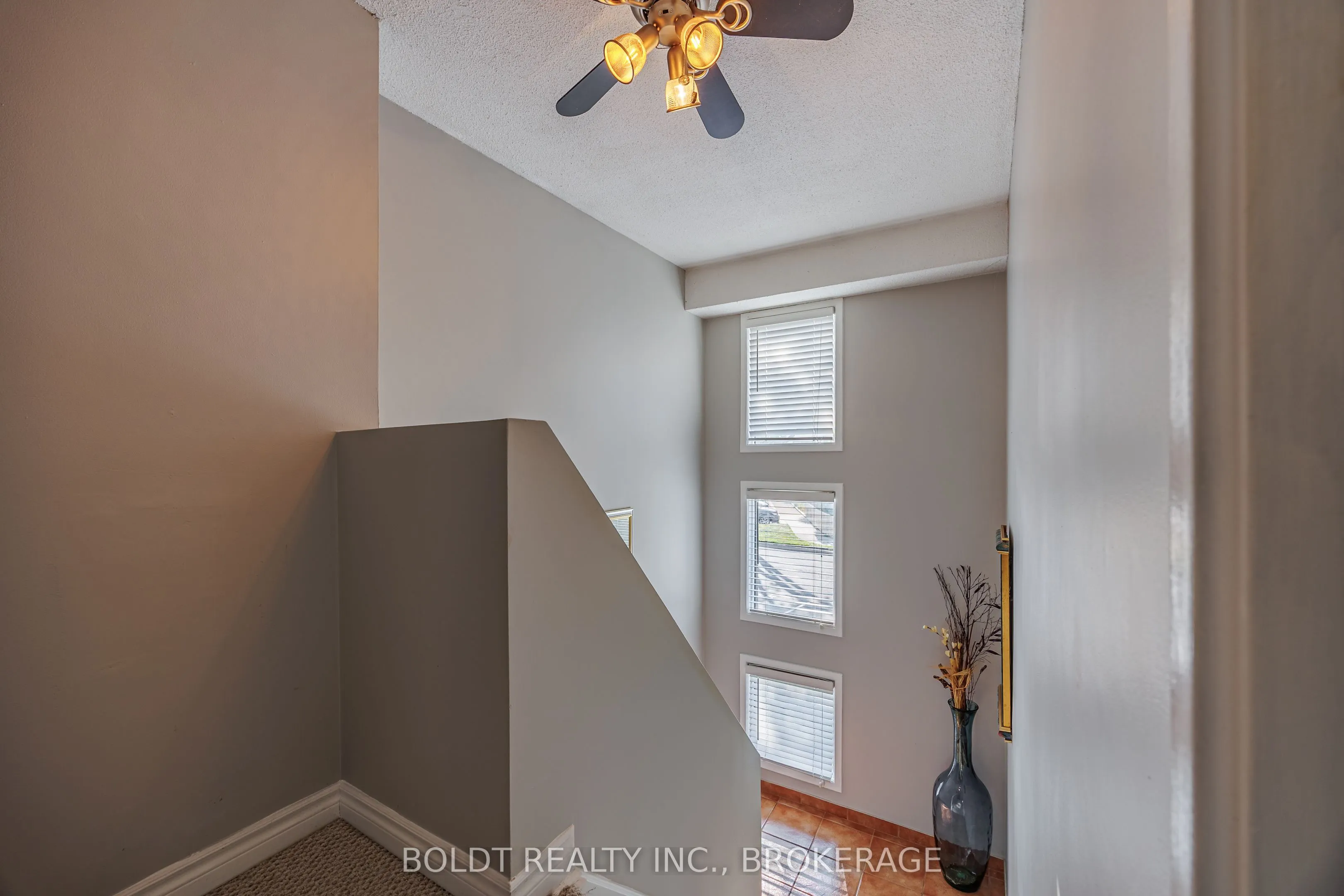 302 Vine Street, #27