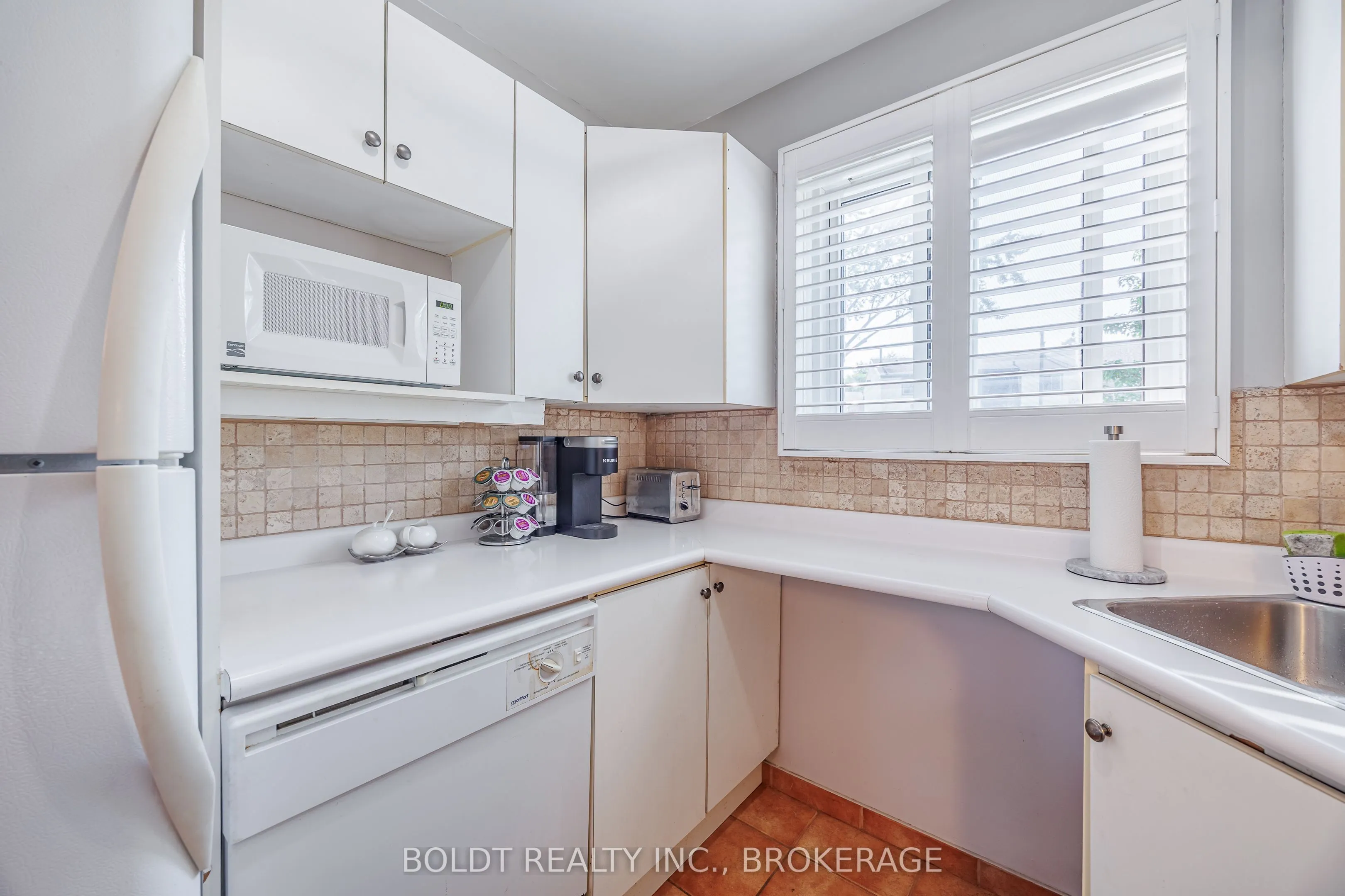 302 Vine Street, #27