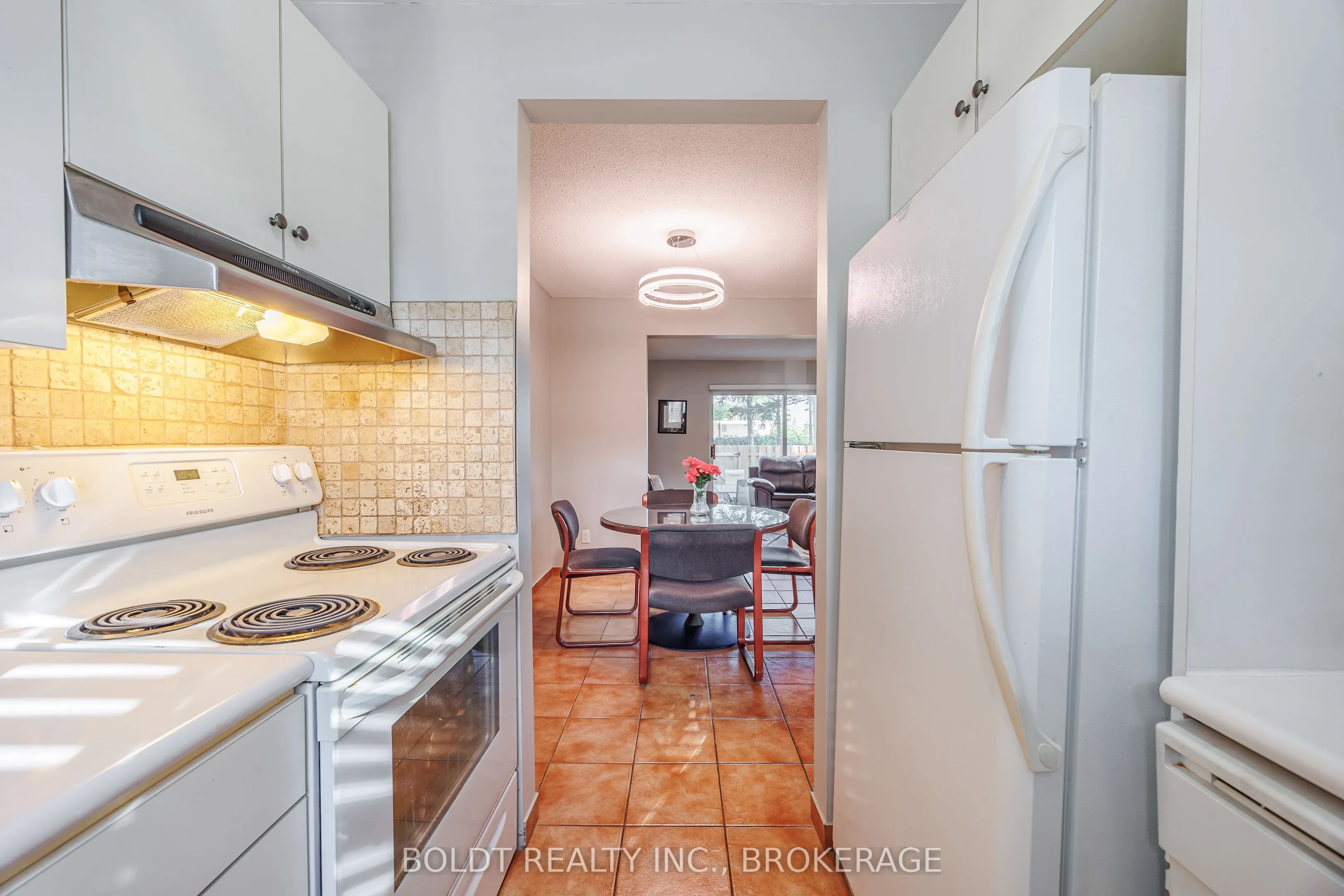 302 Vine Street, #27