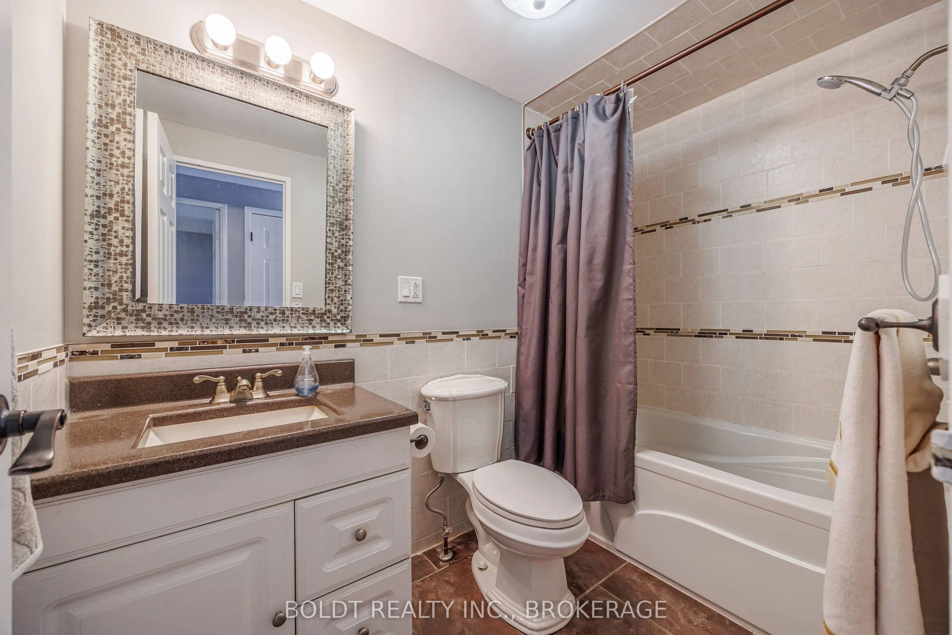 302 Vine Street, #27