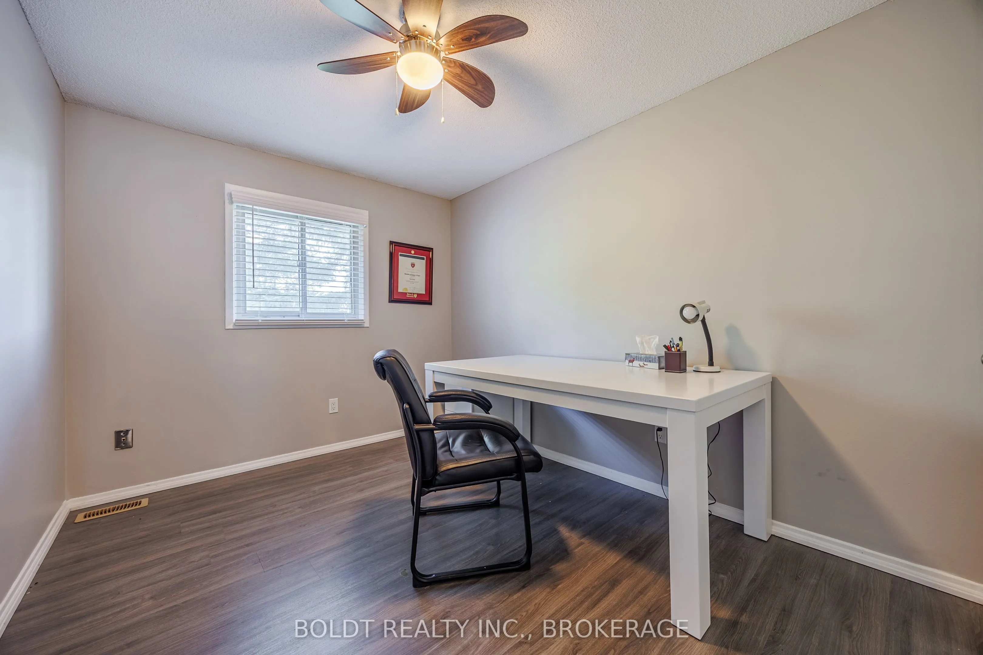 302 Vine Street, #27