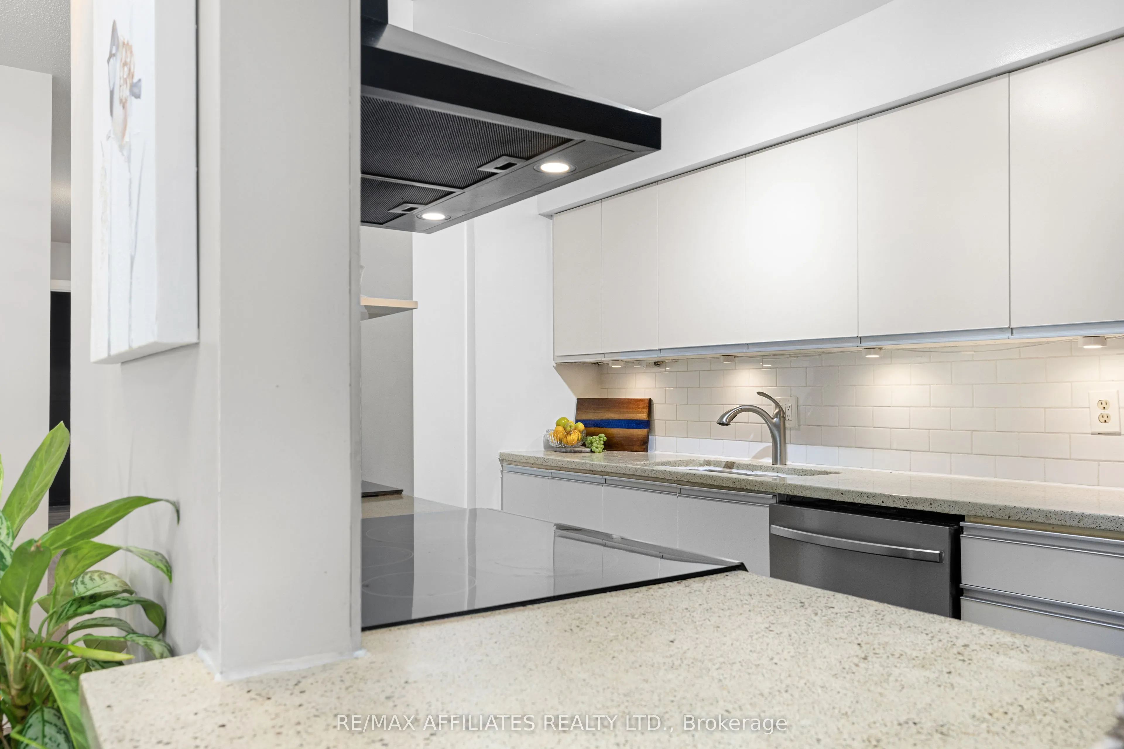 85 Findlay Avenue, #L1