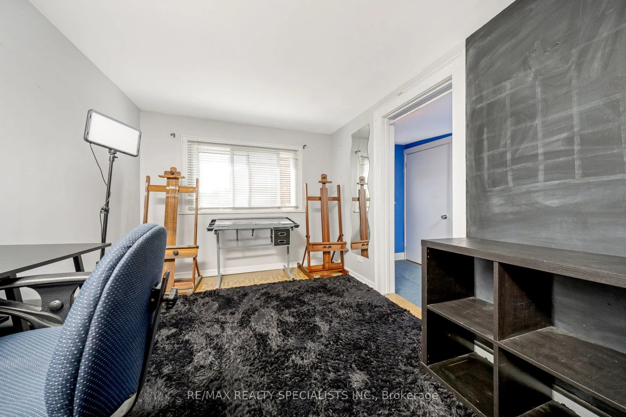 356 Hunter Street W