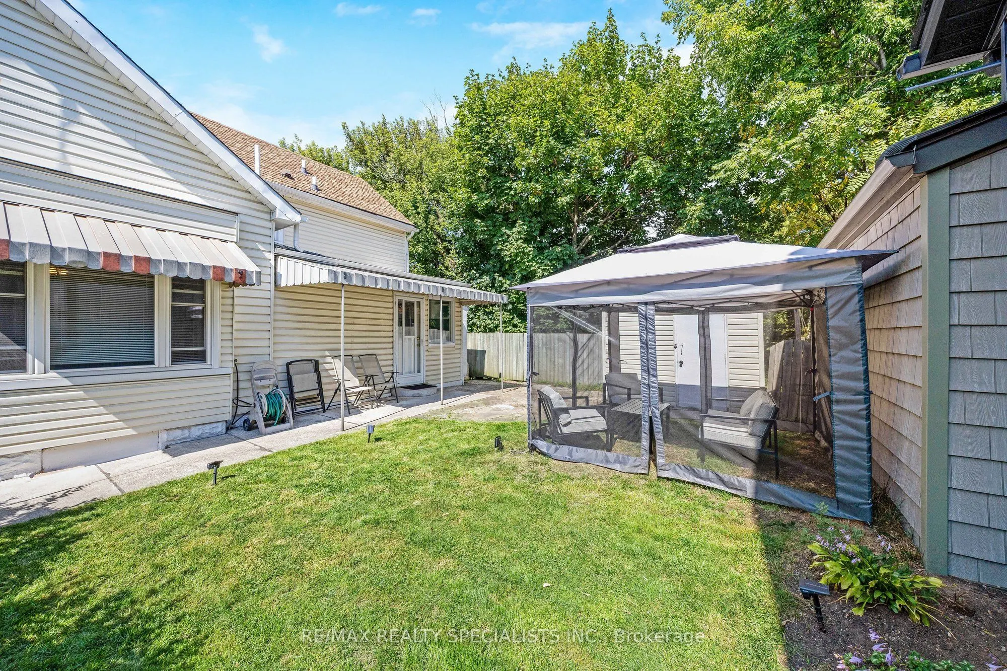 356 Hunter Street W