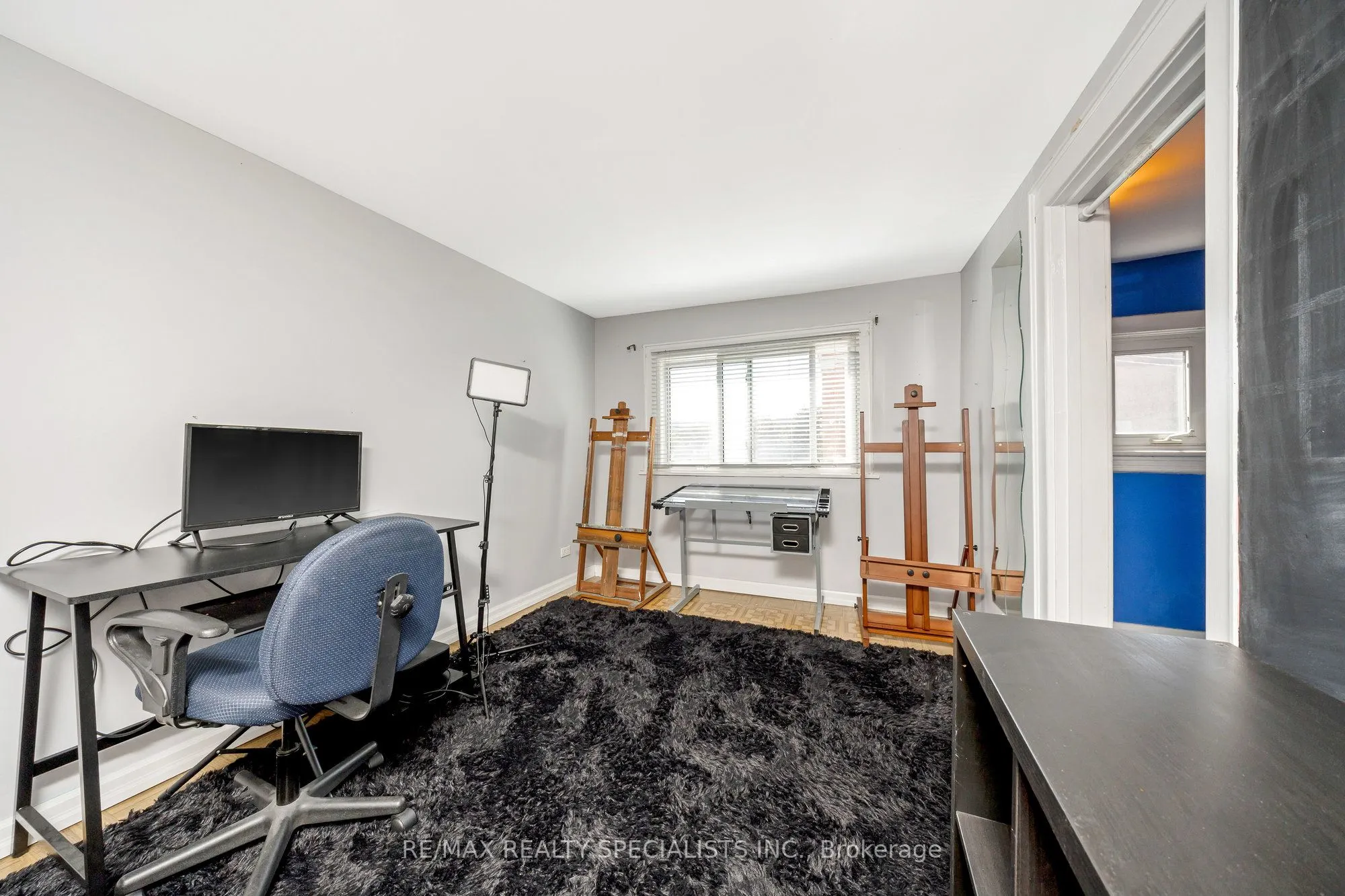 356 Hunter Street W