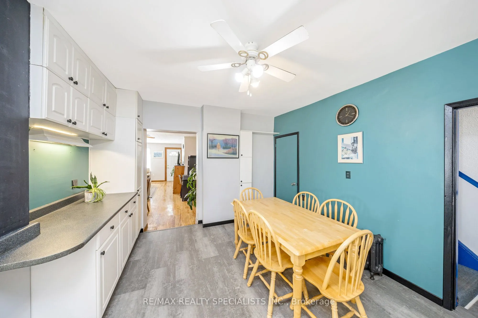 356 Hunter Street W