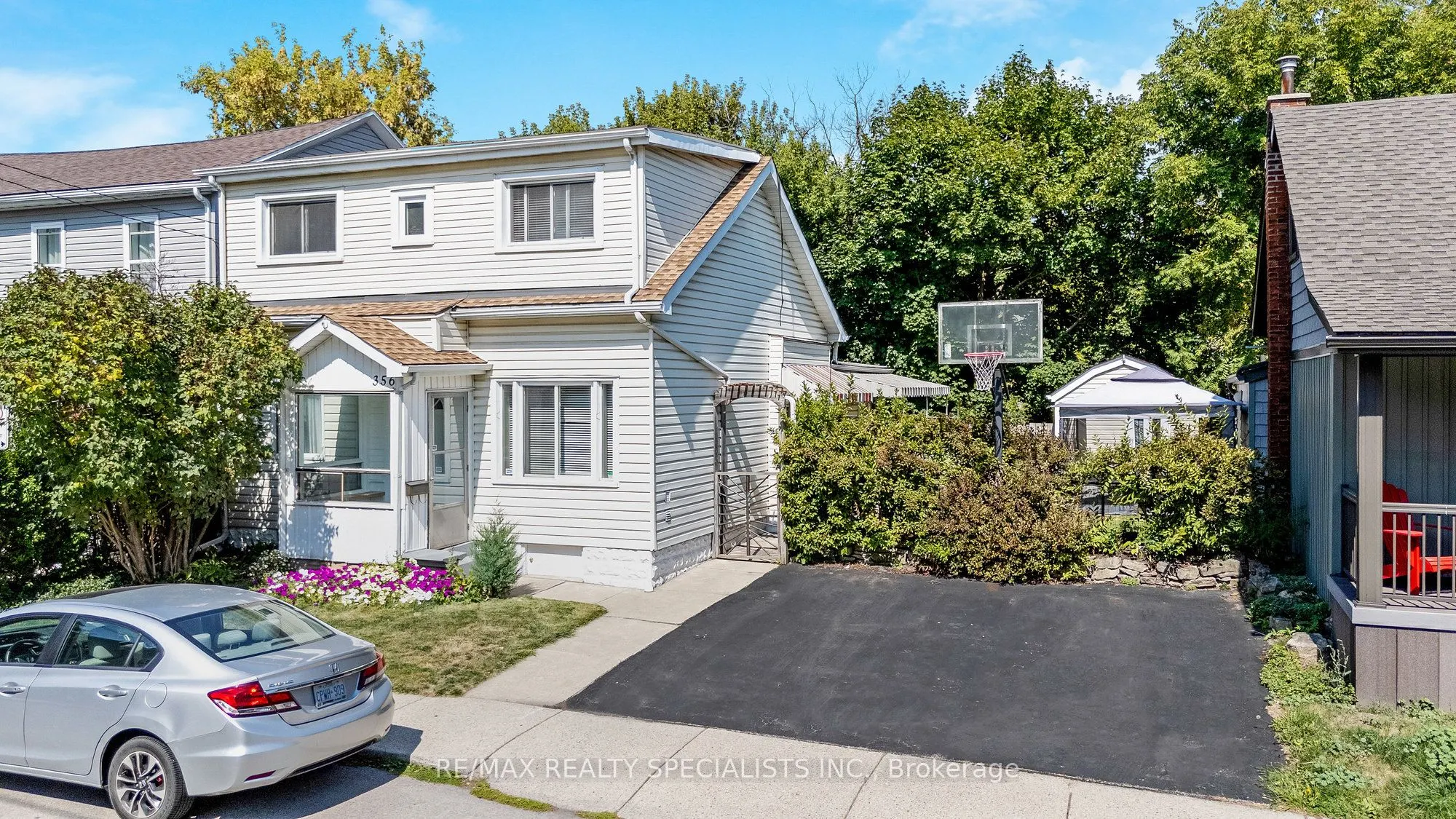 356 Hunter Street W