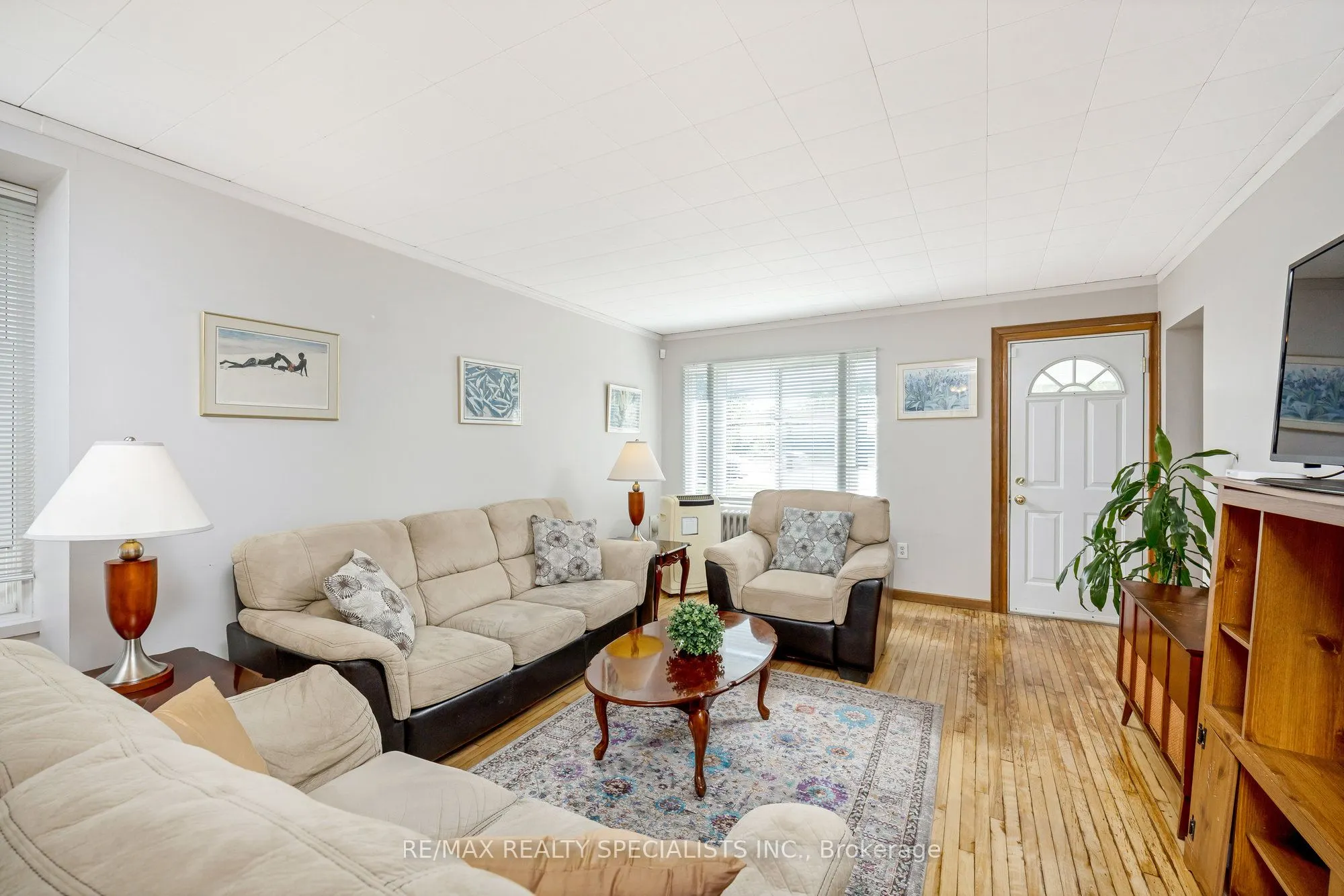 356 Hunter Street W