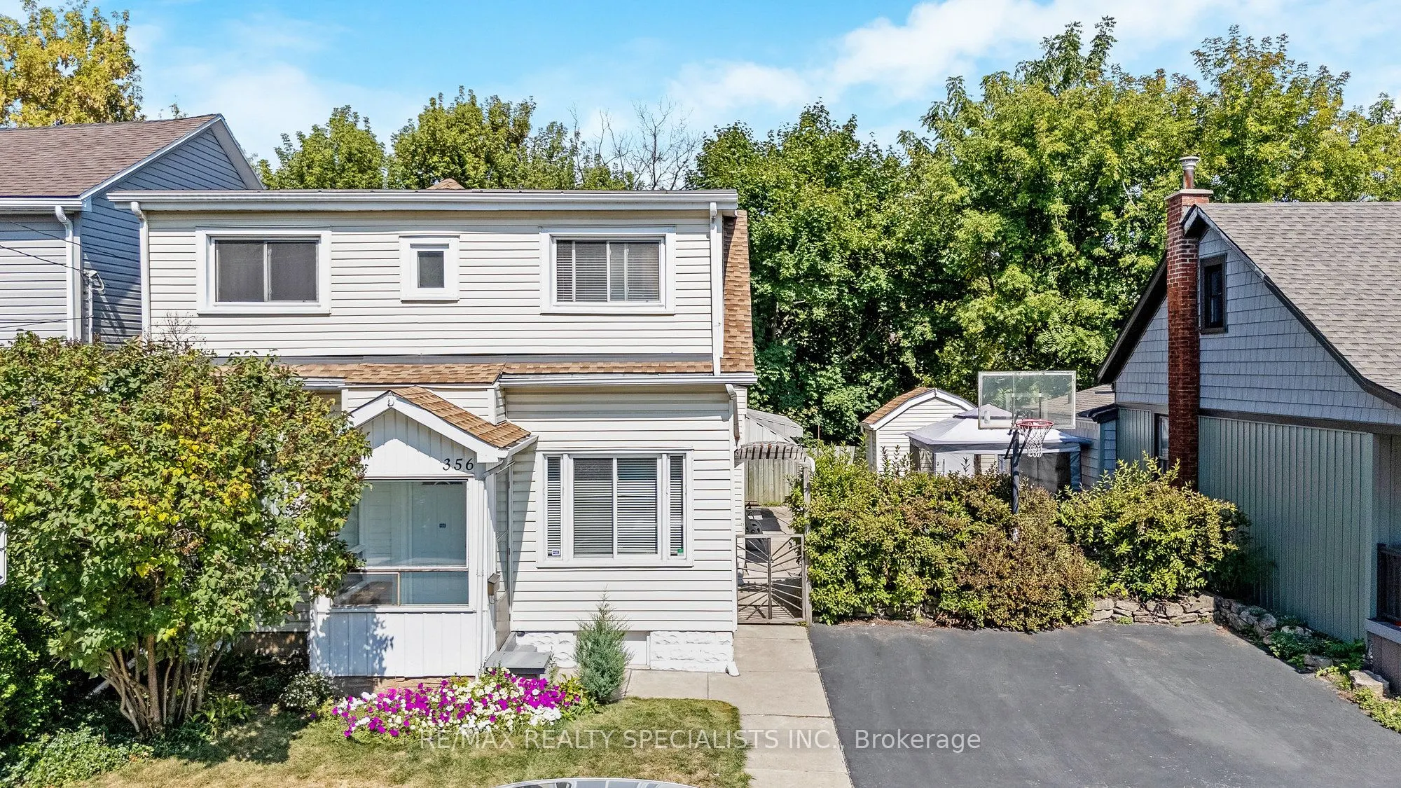 356 Hunter Street W