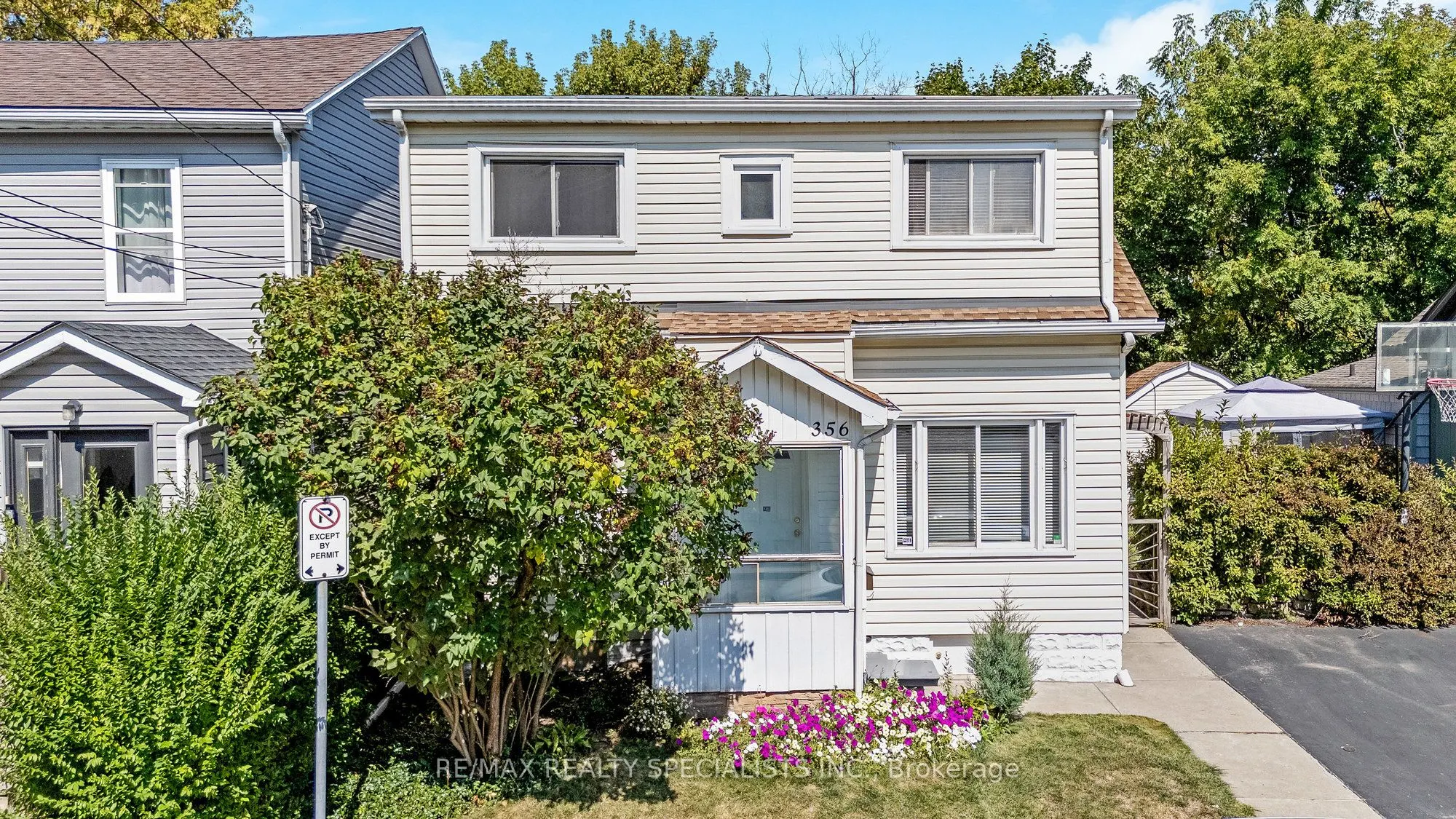 356 Hunter Street W