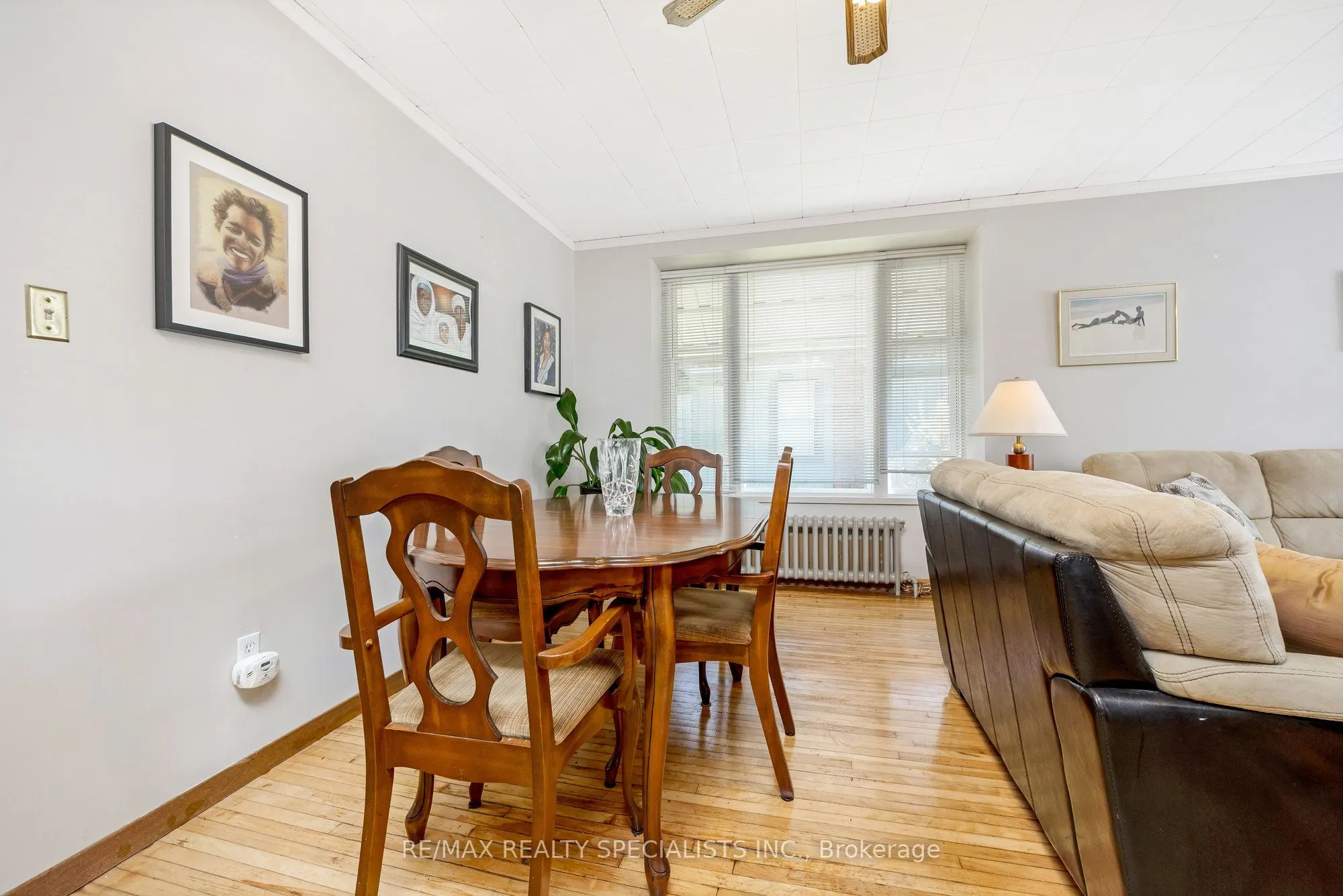 356 Hunter Street W