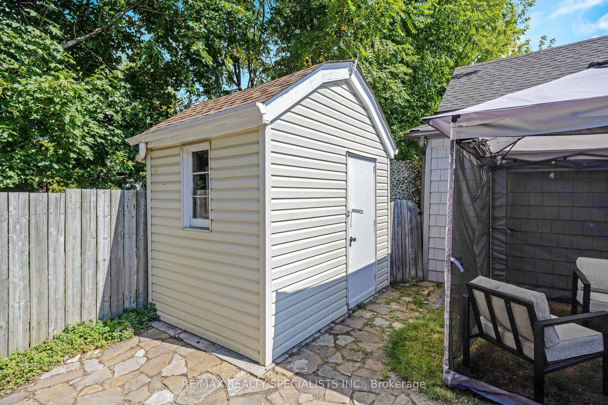 356 Hunter Street W