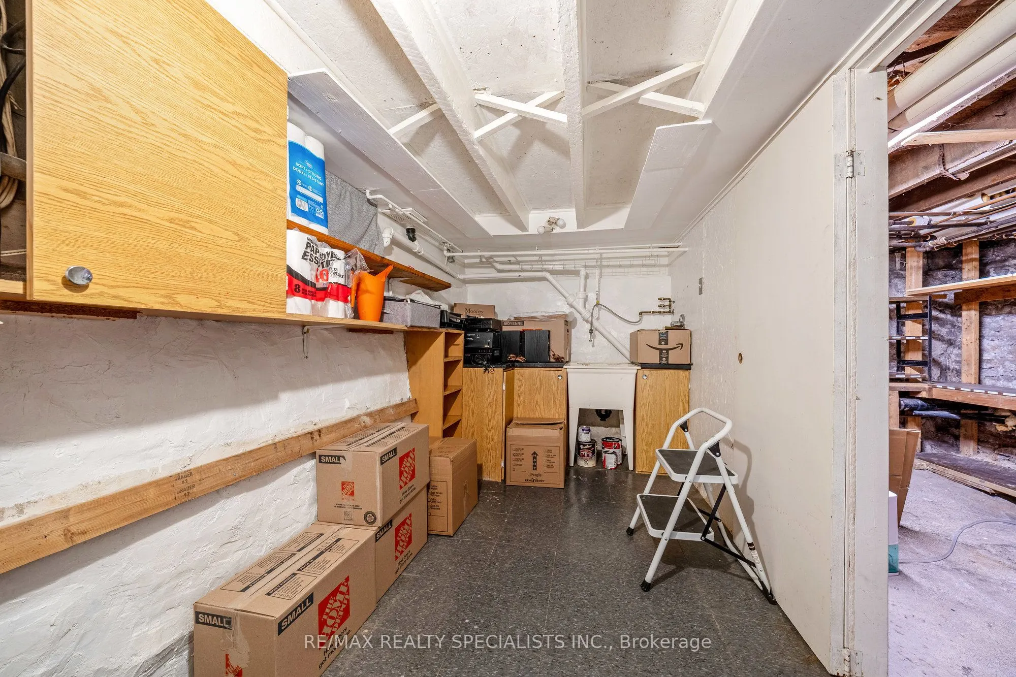 356 Hunter Street W