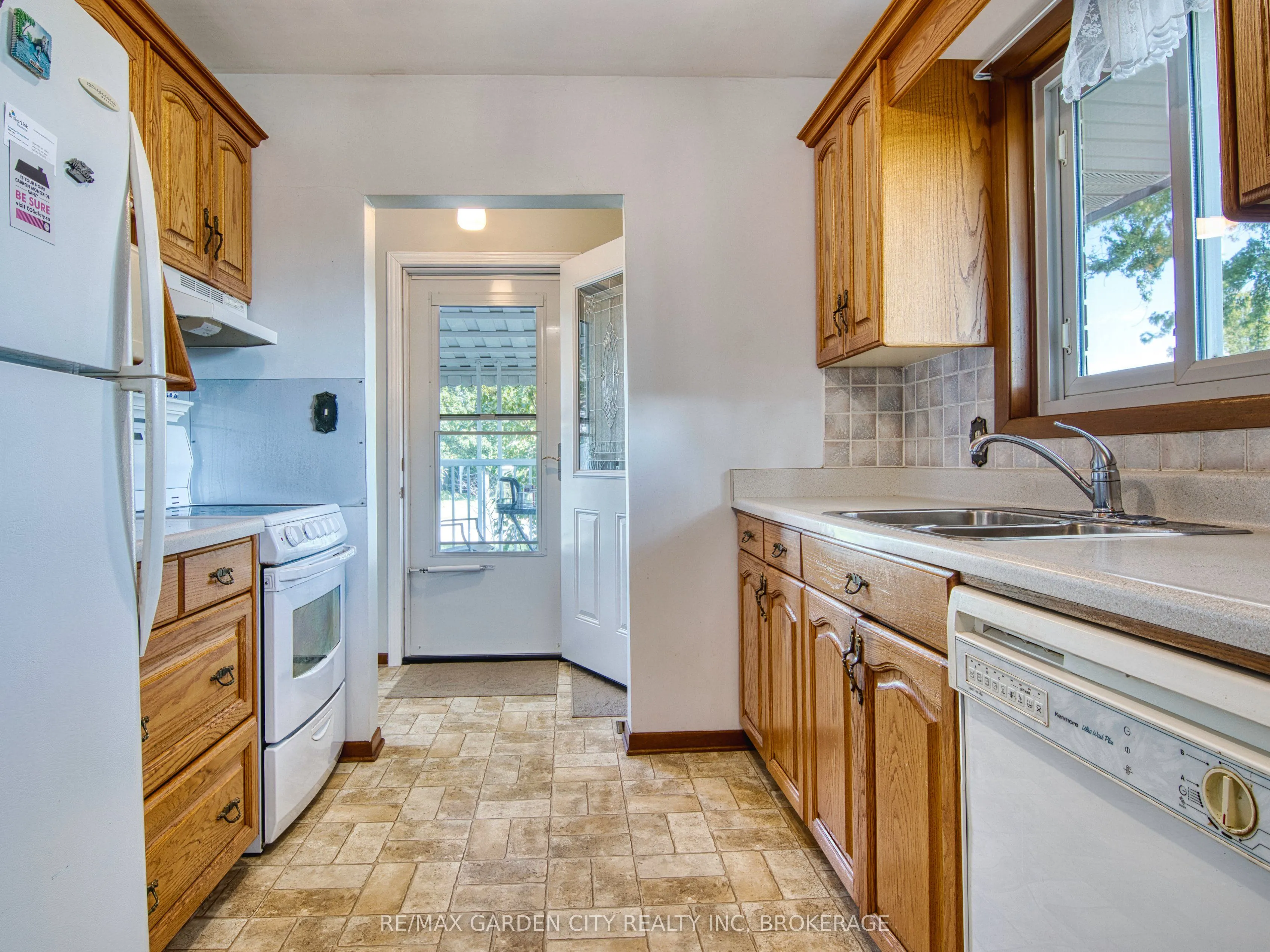 4095 Montcalm Crescent